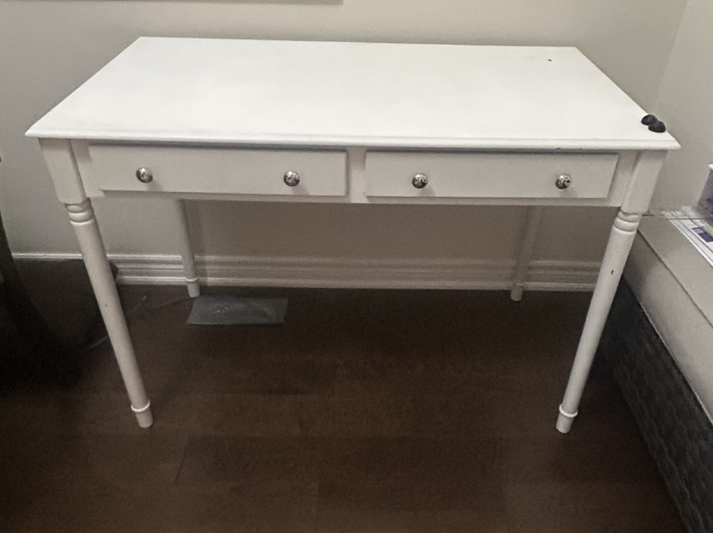White Writing Desk - photo 4