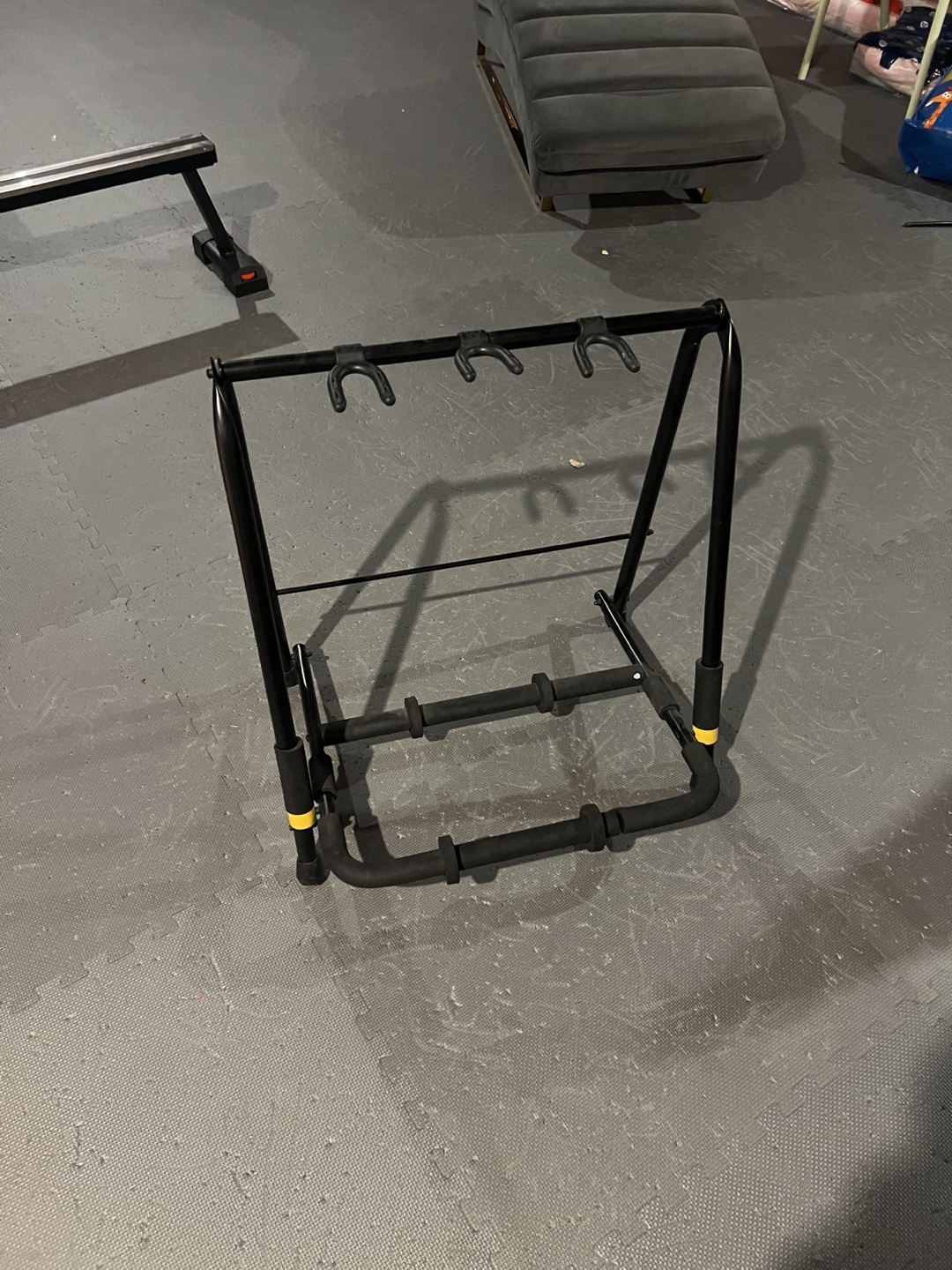 Guitar Stand for 3 instruments