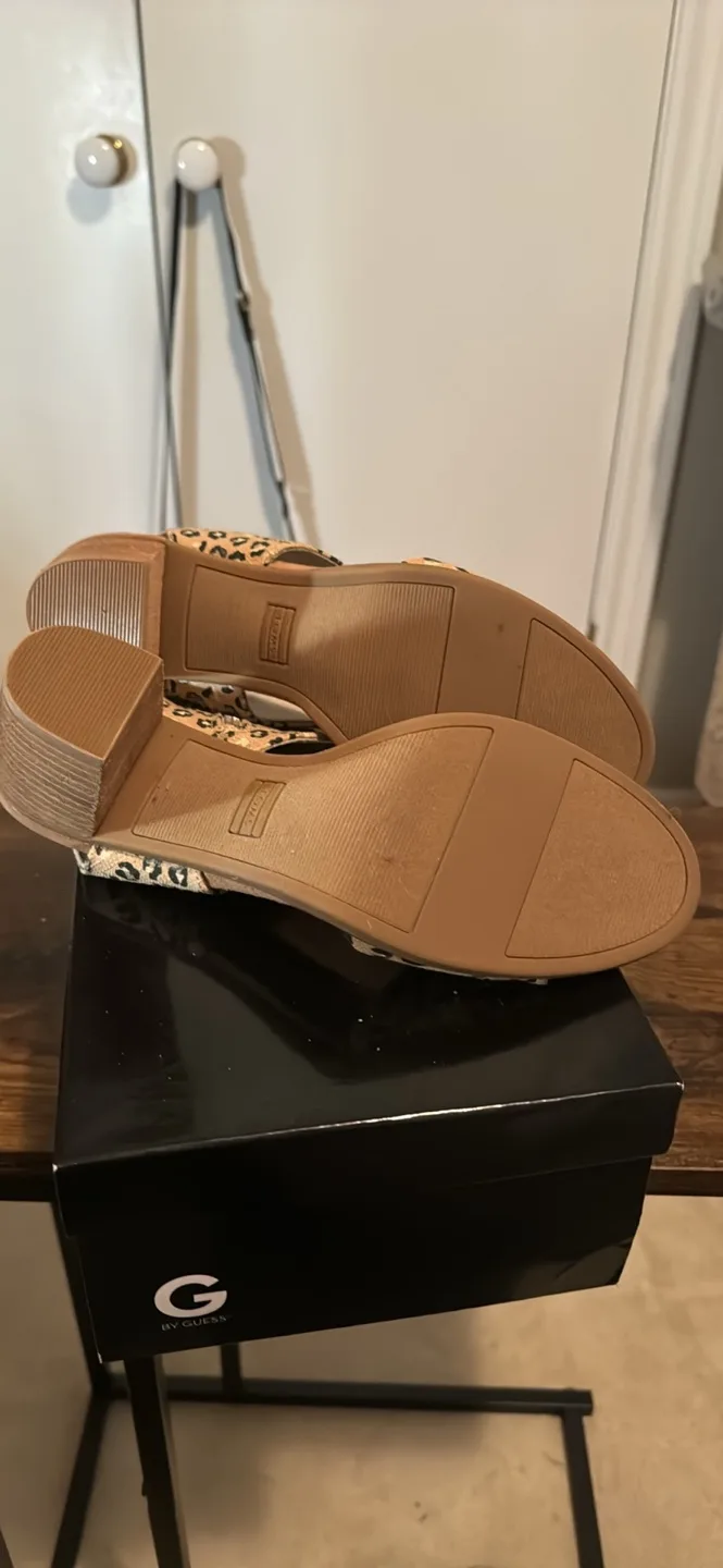 TOMS Leopard Print Sandals image indicator(5)