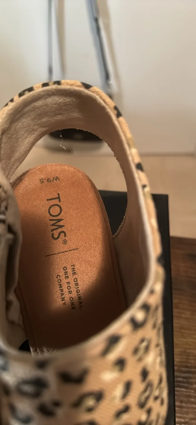 TOMS Leopard Print Sandals image indicator(4)