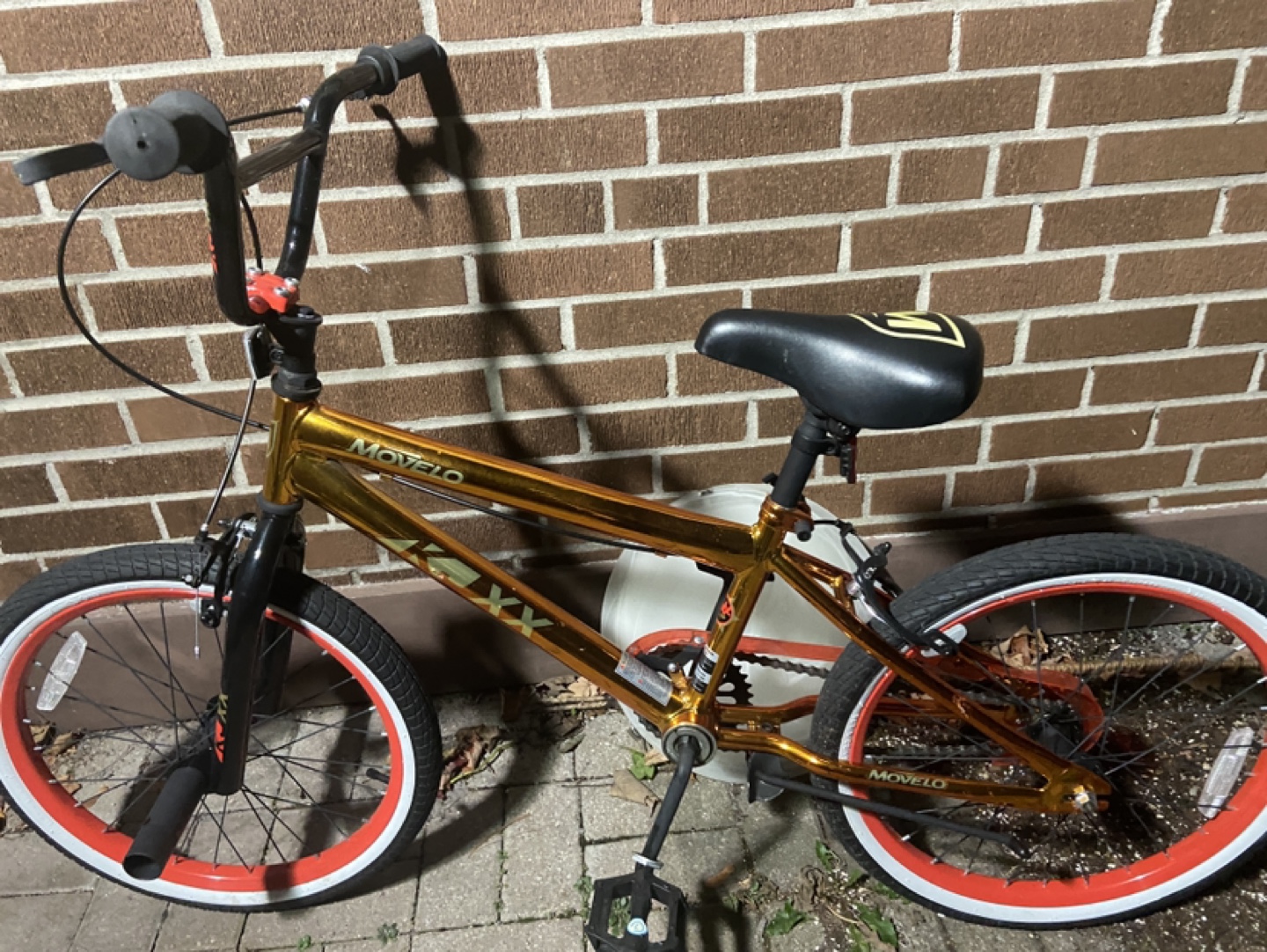 Movelo BMX Bike