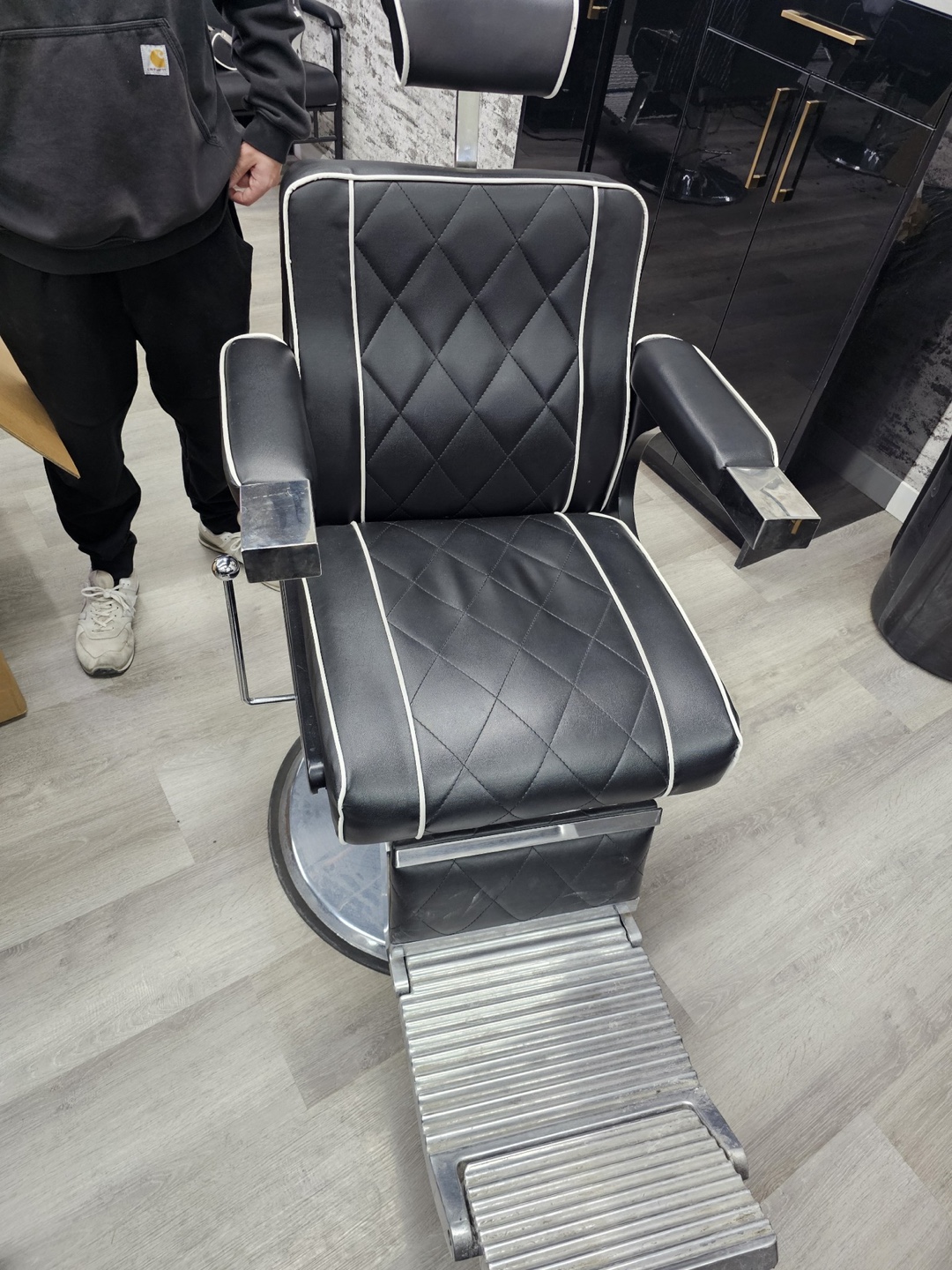 Barber Chairs - photo 3