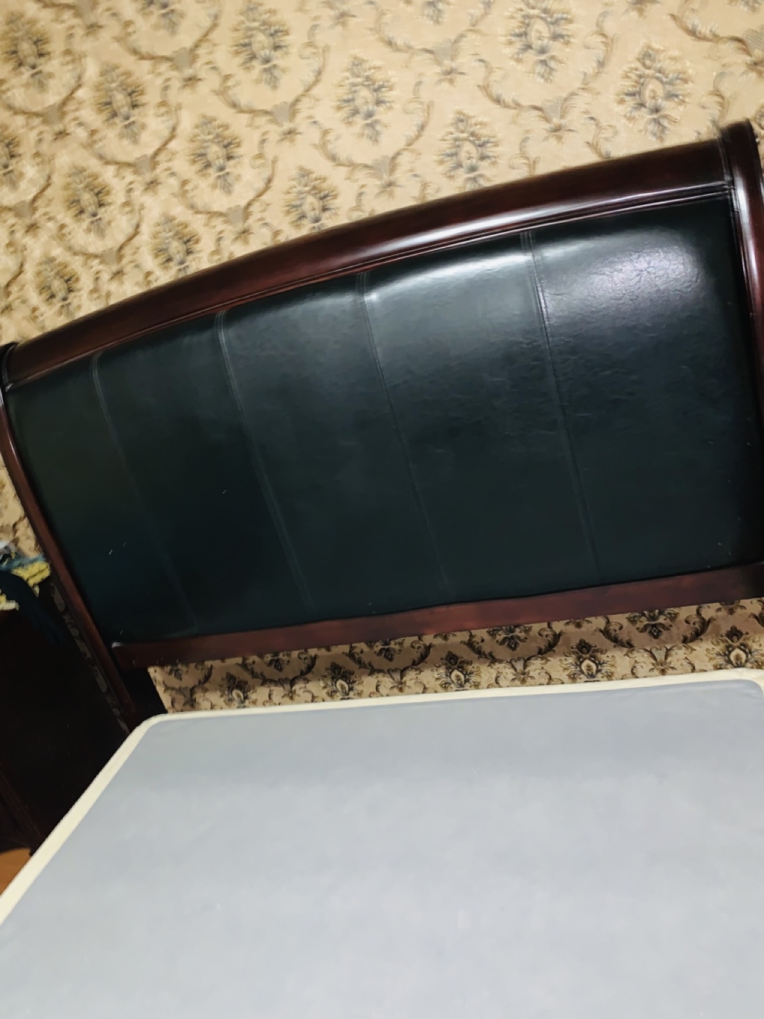 Queen Size Bed Frame - photo 5