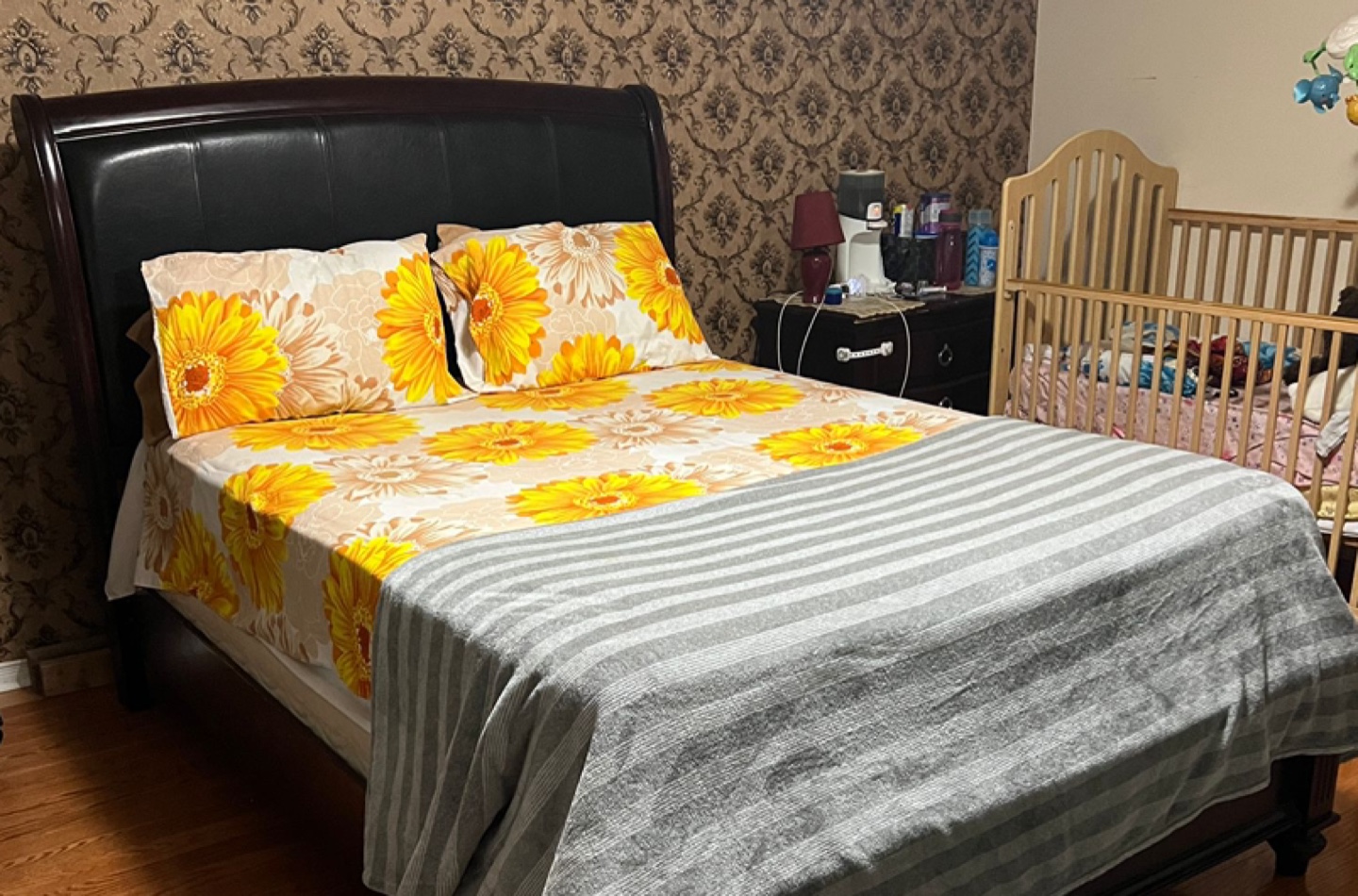 Queen Size Bed Frame - photo 2