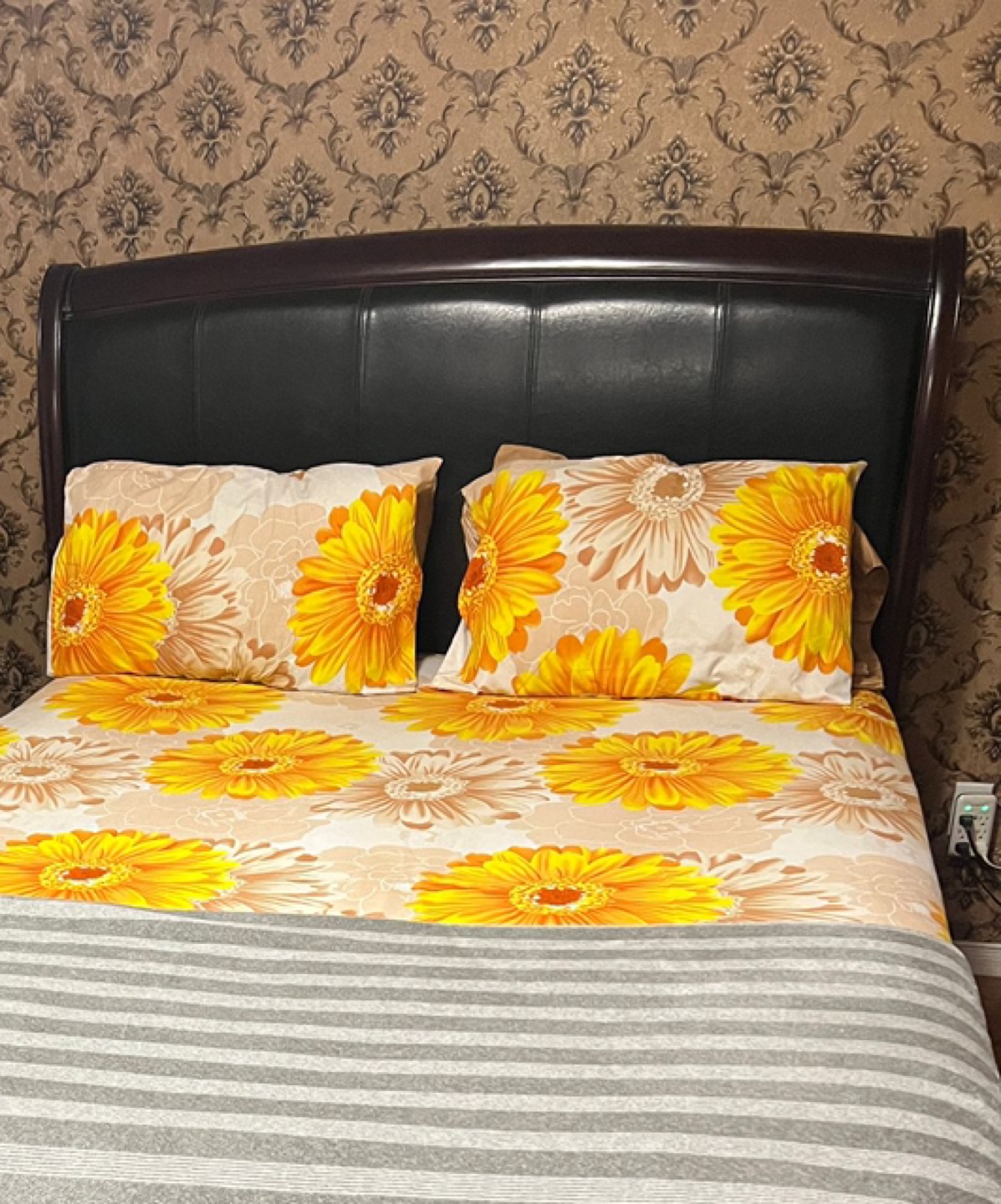 Queen Size Bed Frame - photo 3