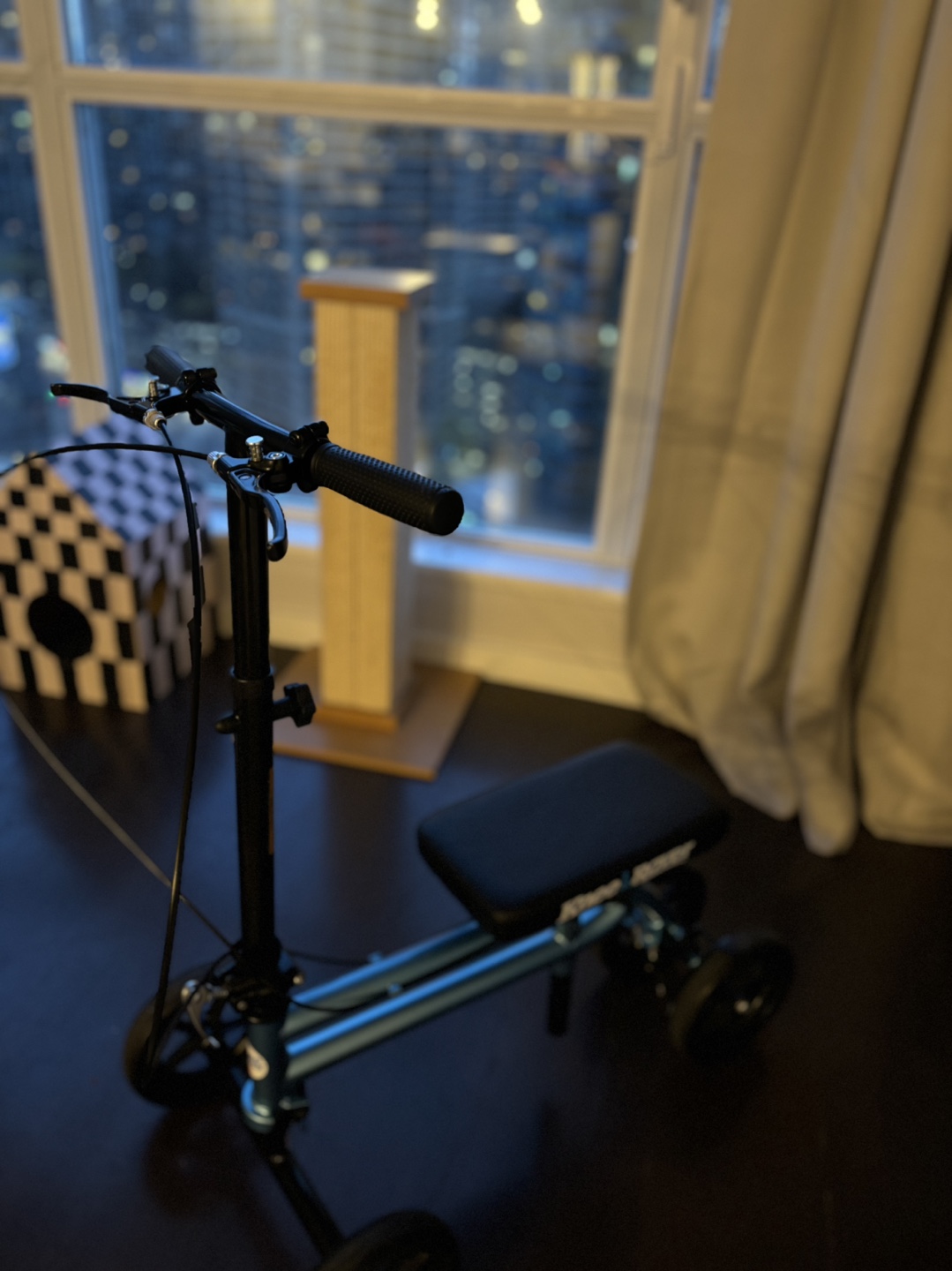 Knee Rover Steerable Knee Scooter - photo 2