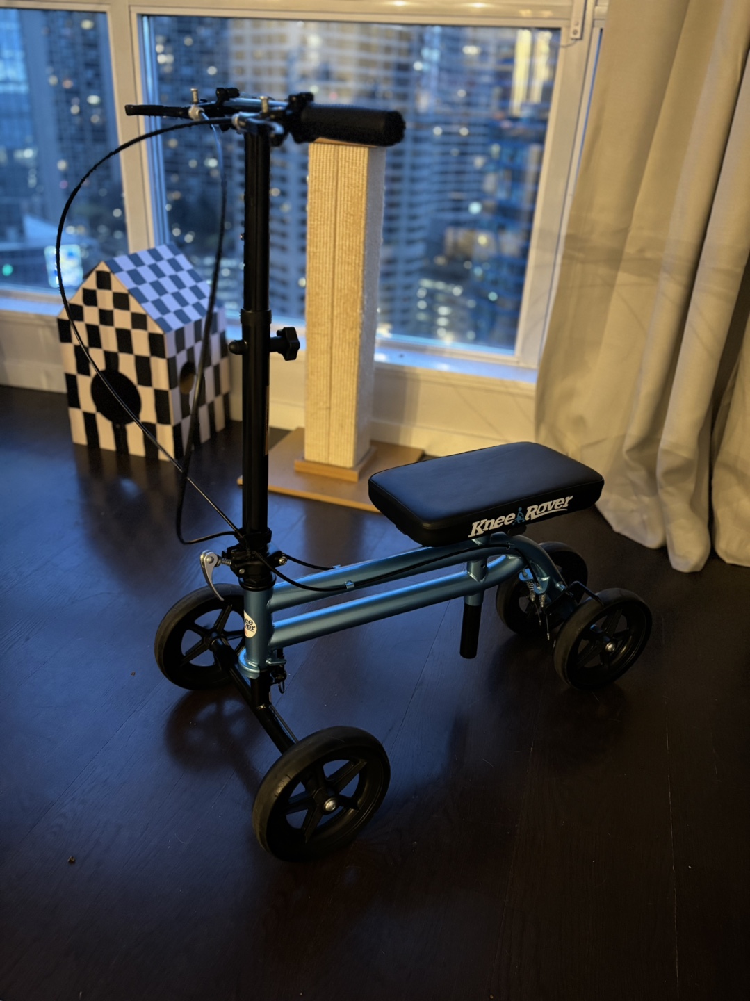 Knee Rover Steerable Knee Scooter