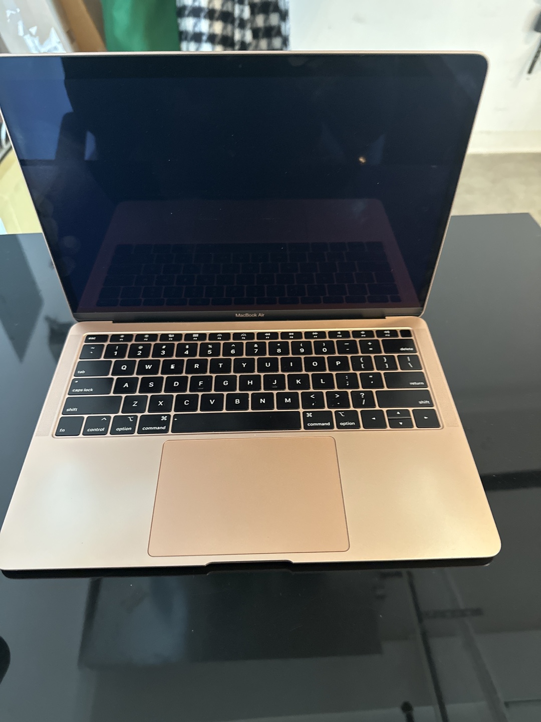 MacBook Air 13-inch, no charger  Core i5, 8GB RAM, 256GB SSD - photo 2
