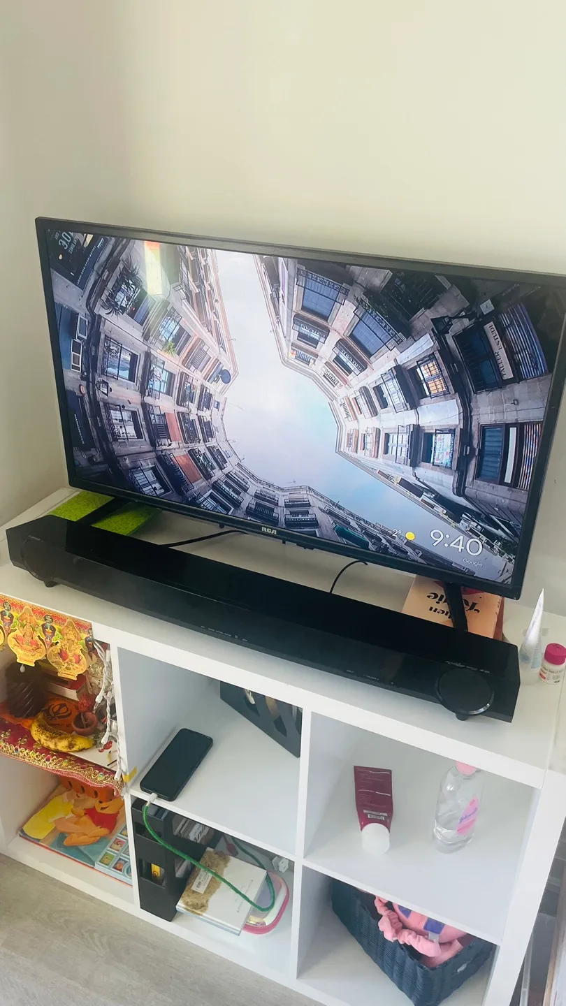 RCA 39 inch LED TV thumbnail
