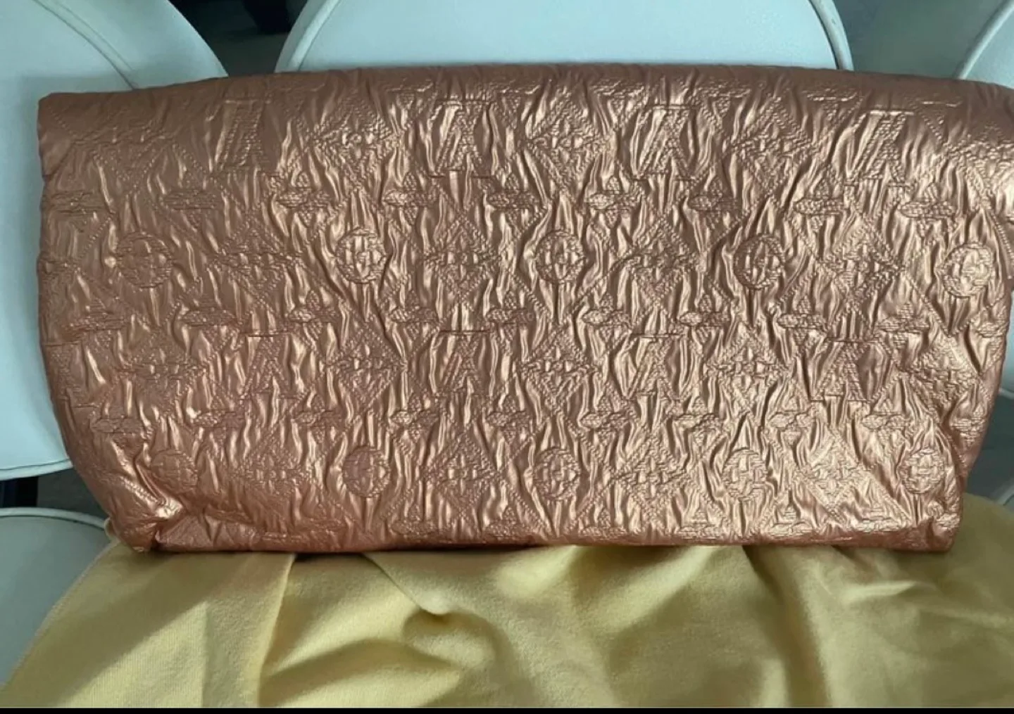 Louis Vuitton Clutch Mono LAME Salmon. Authentic! image indicator(3)