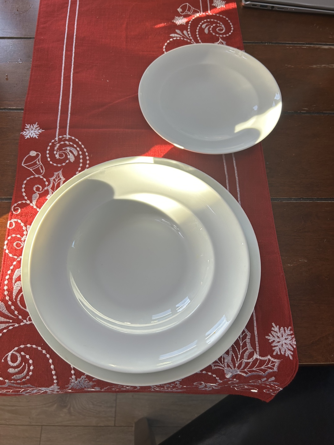 White Dinnerware Set - photo 2