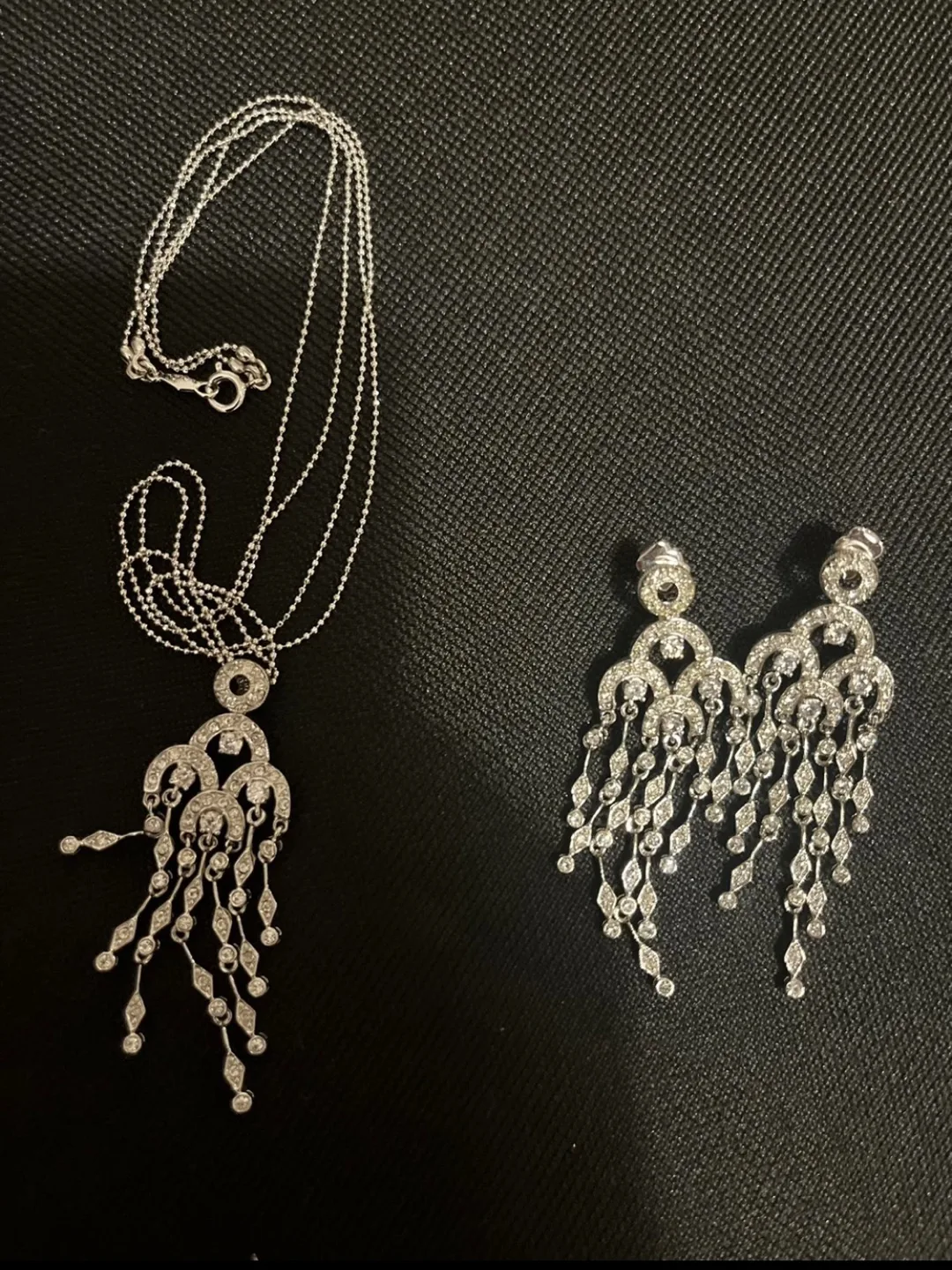 Necklaces and Earrings image indicator(4)