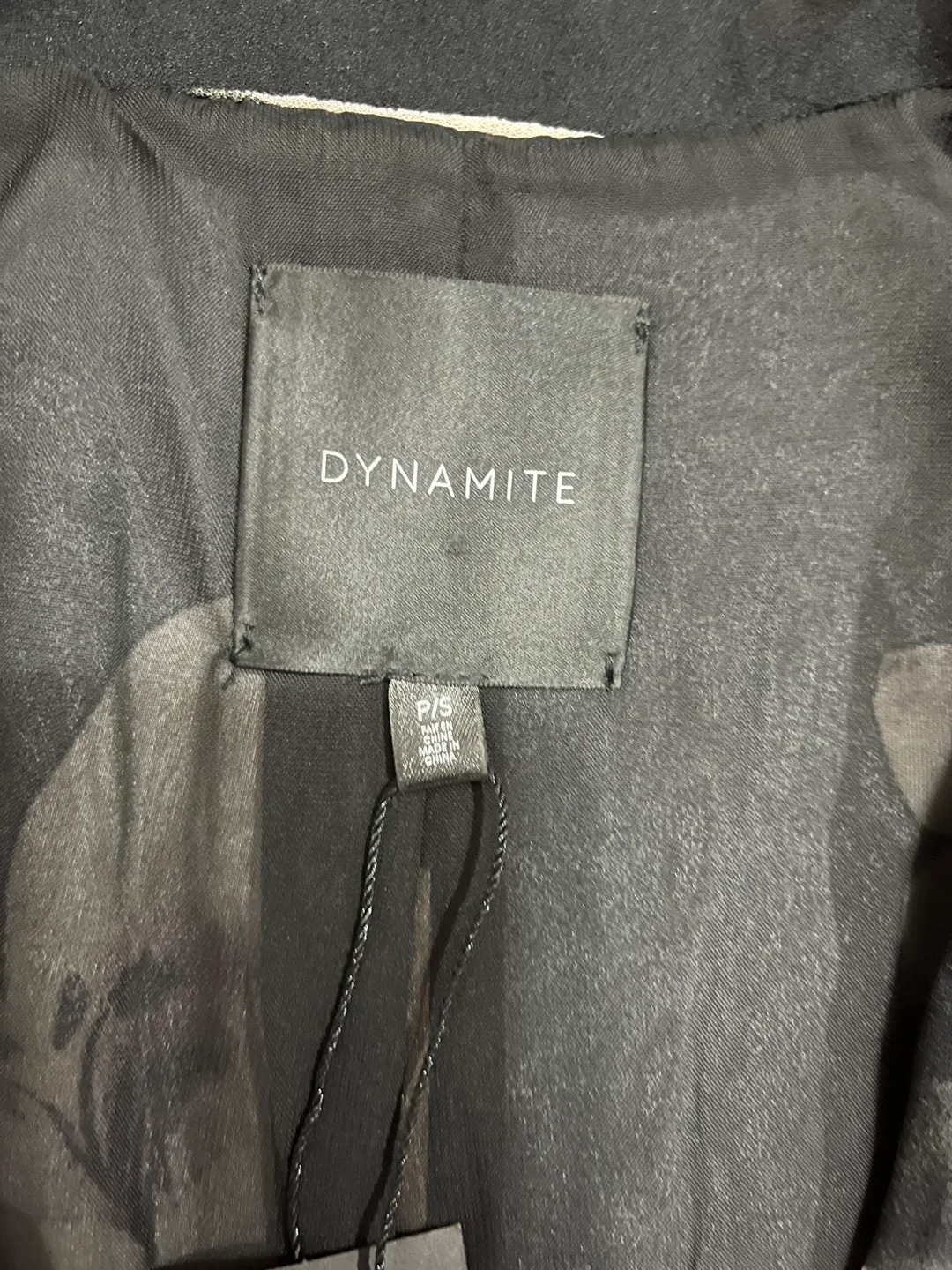 Dynamite women’s small floral open blazer, black pink image indicator(3)