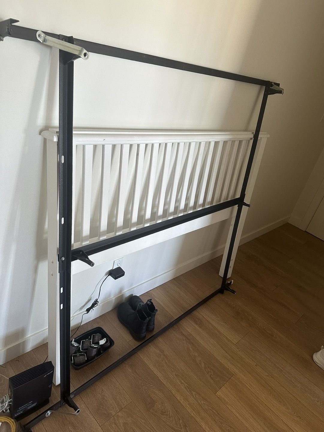 Queen Size Bed Frame and Headboard - photo 3