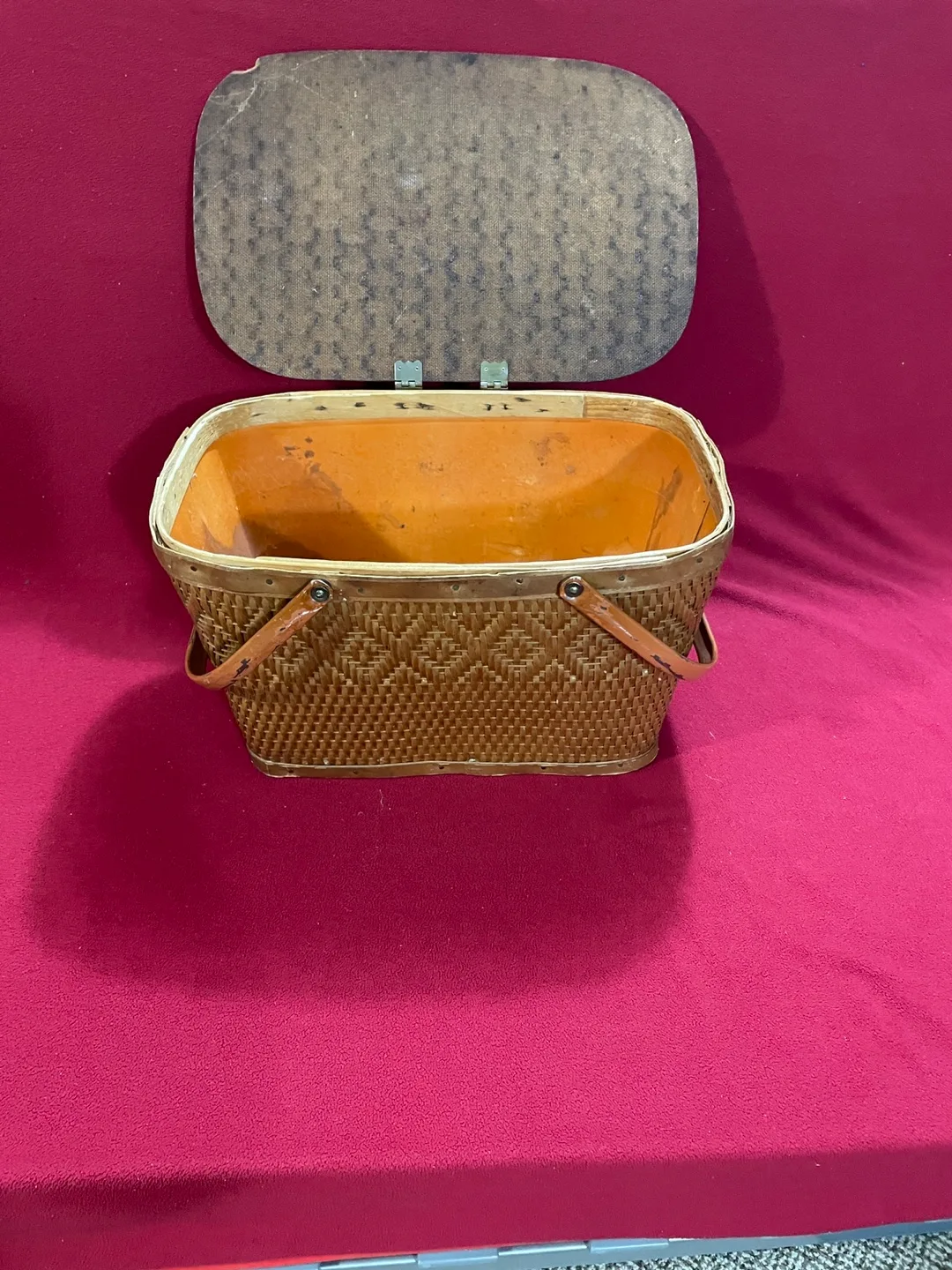 Vintage Wicker Picnic Basket #ThriftyPicks image indicator(2)