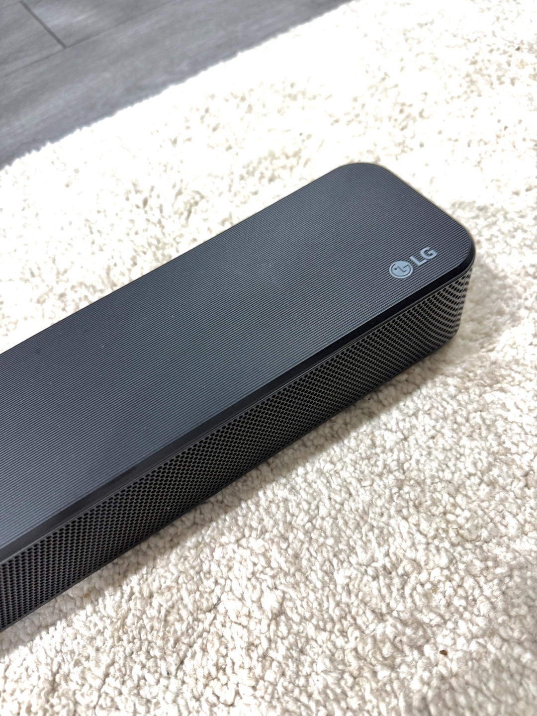 LG Soundbar with Wireless Subwoofer - photo 4