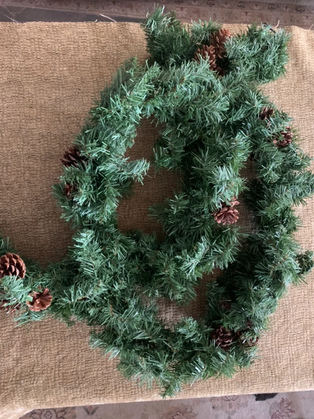 Artificial Christmas Garland with real Pine Cones image indicator(2)