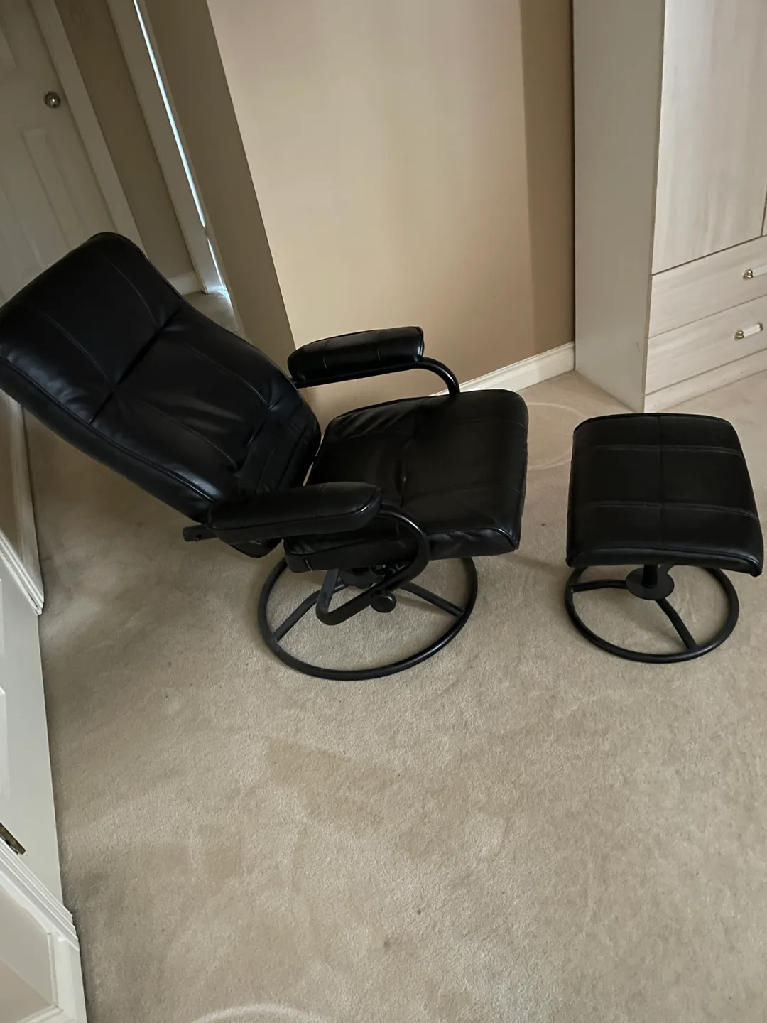 Recliner Chair with Ottoman #ThriftyPicks image indicator(2)