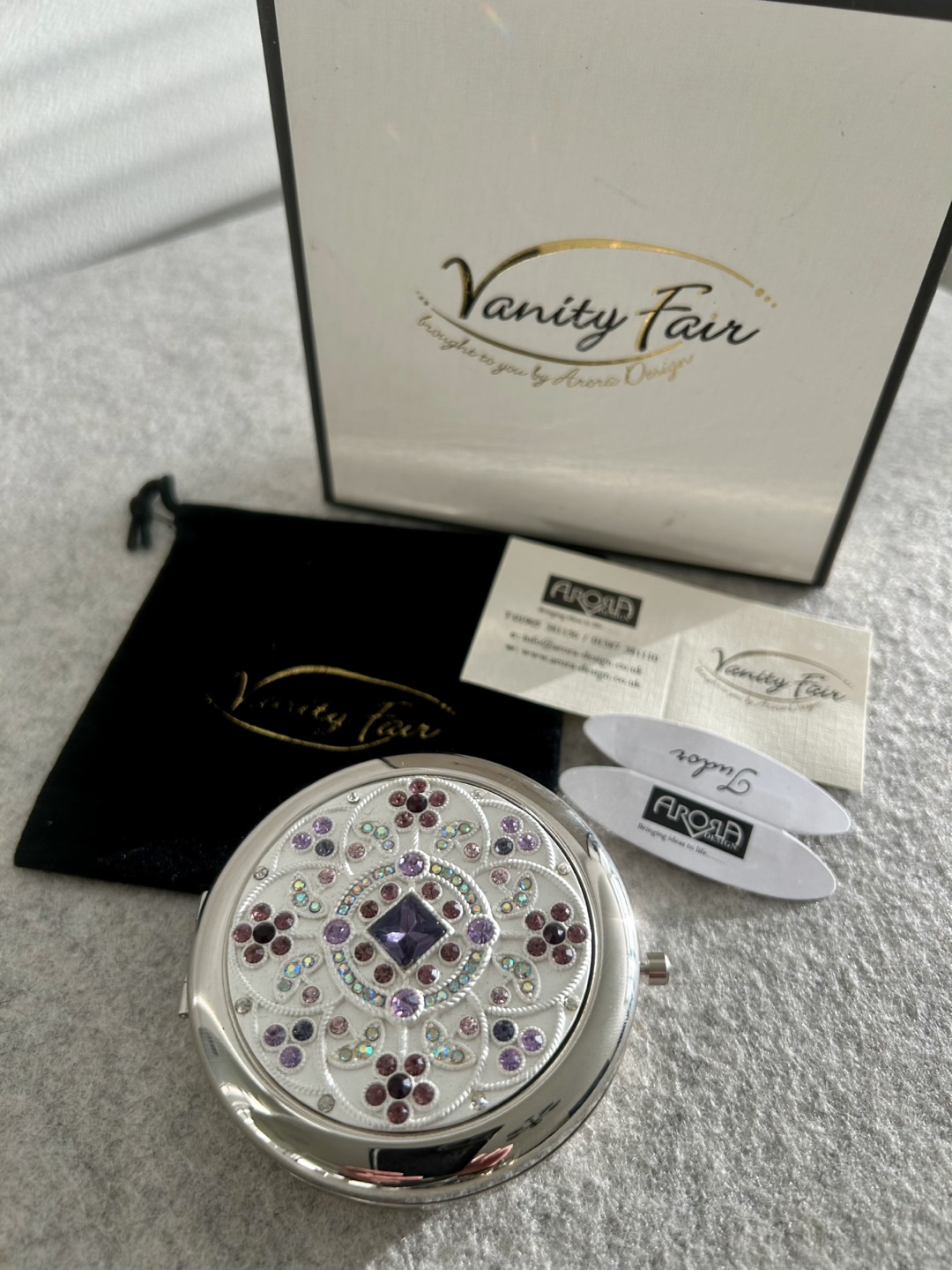 Beautiful Powder Compact Mirror With Removable Pill Compartments