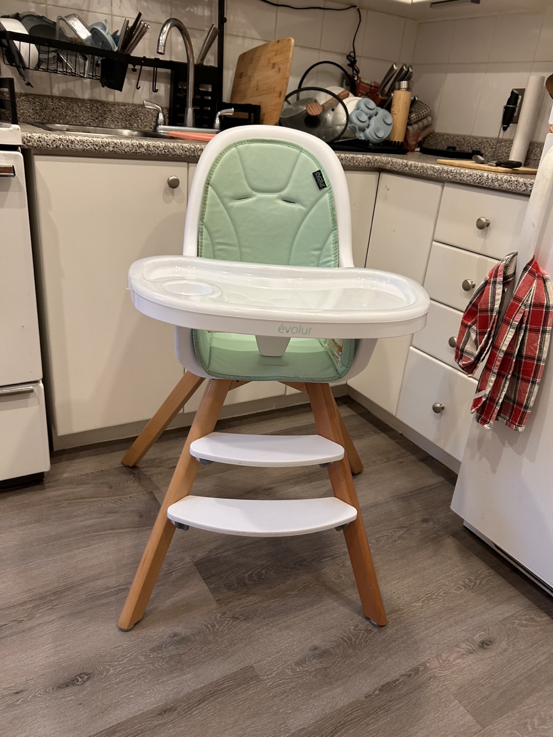 Evoluv 3-in-1 Convertible High Chair - photo 2