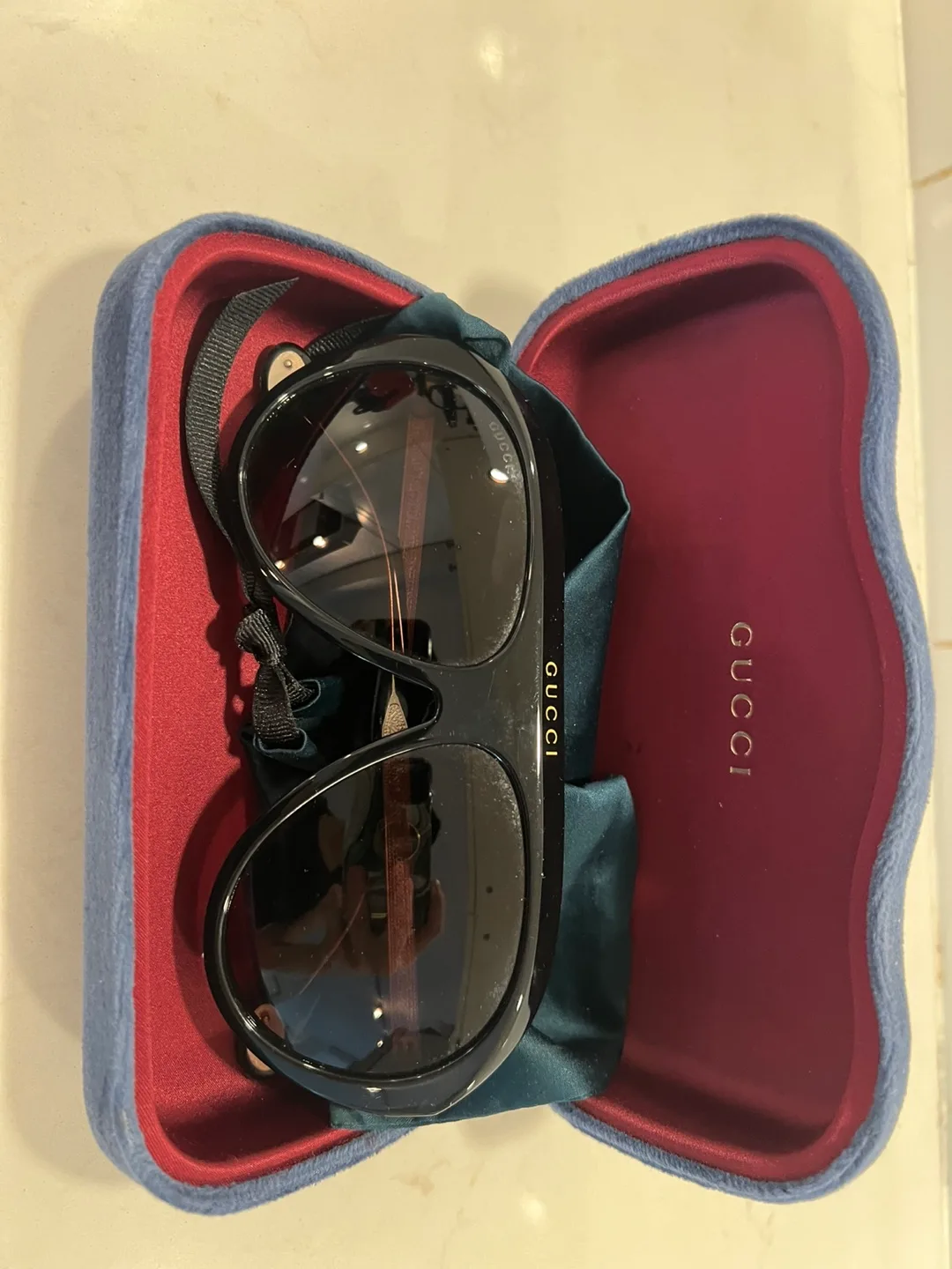 Gucci Sunglasses image indicator(2)