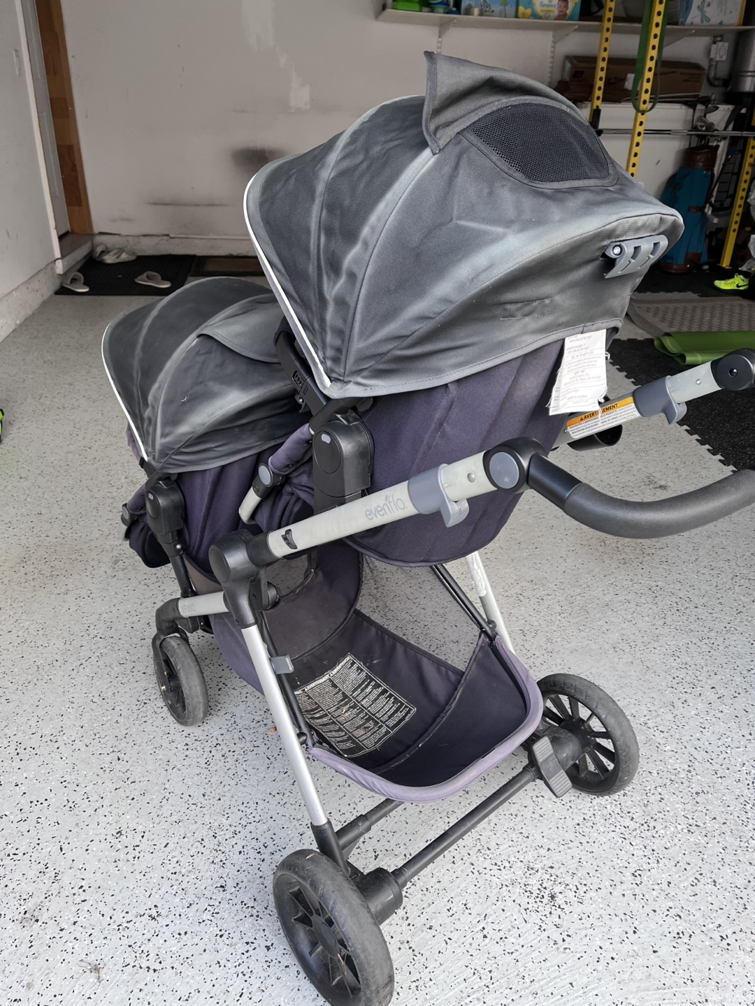 Evenflo pivot Xpand Stroller and second seat - photo 3