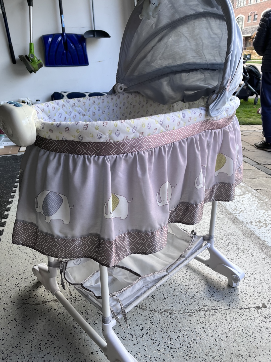 Baby Crib with Storage