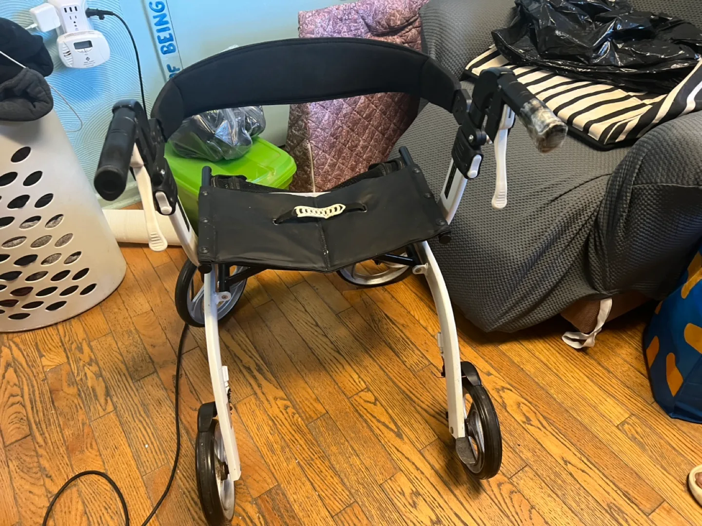 Drive Medical Nitro Rollator Walker image indicator(3)