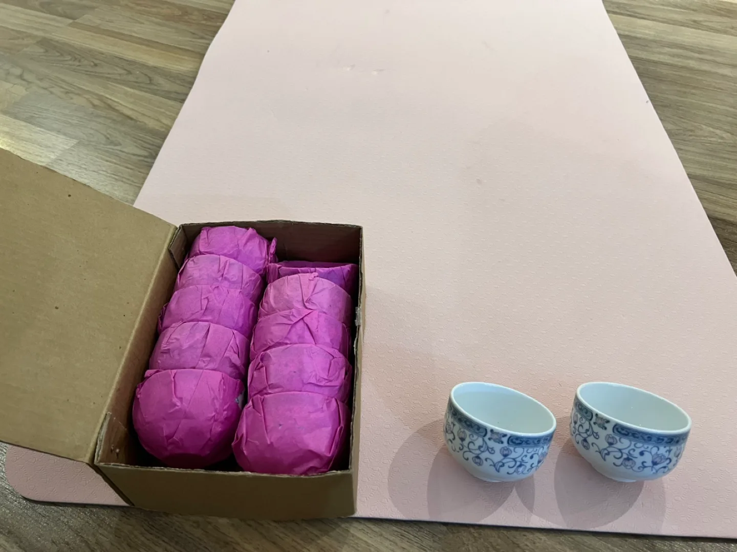 Set of 12 Tea Cups image indicator(2)