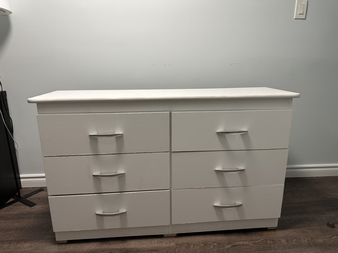 White 6-Drawer Dresser
