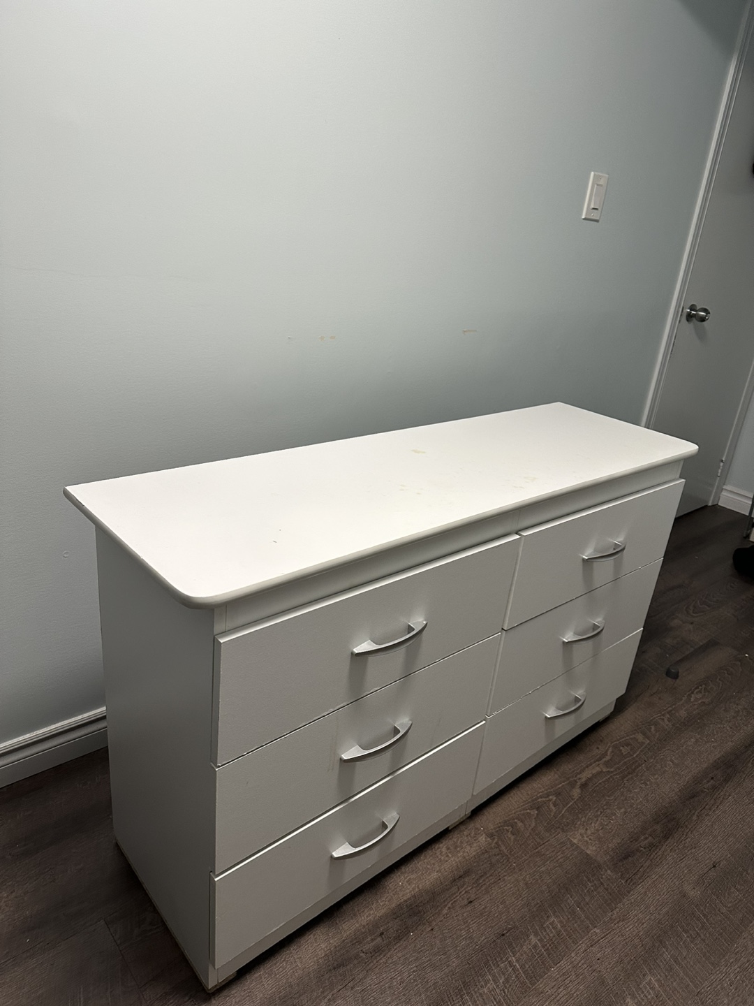 White 6-Drawer Dresser - photo 2