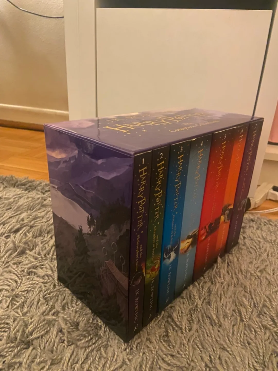 ‼️MOVING SALE‼️Harry Potter Complete 7 Book Set image indicator(2)