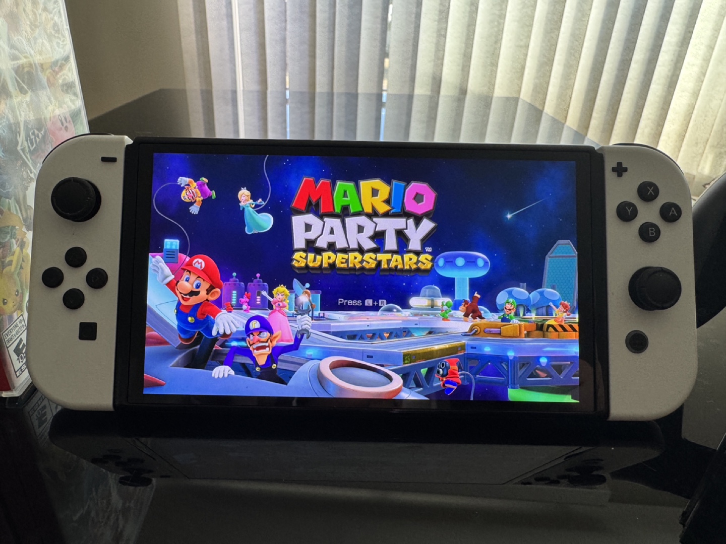 Nintendo Switch Console bundle with 3 games - photo 3