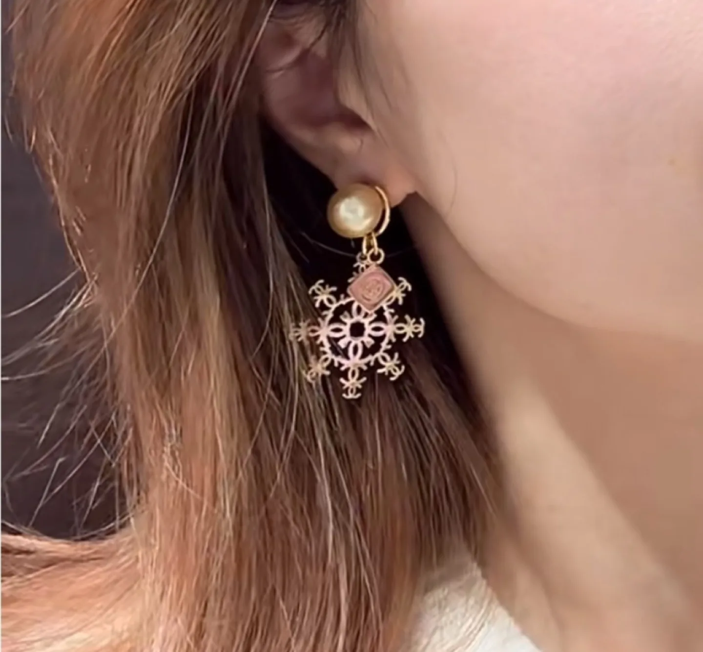 Chanel Snowflake Keychain image indicator(3)