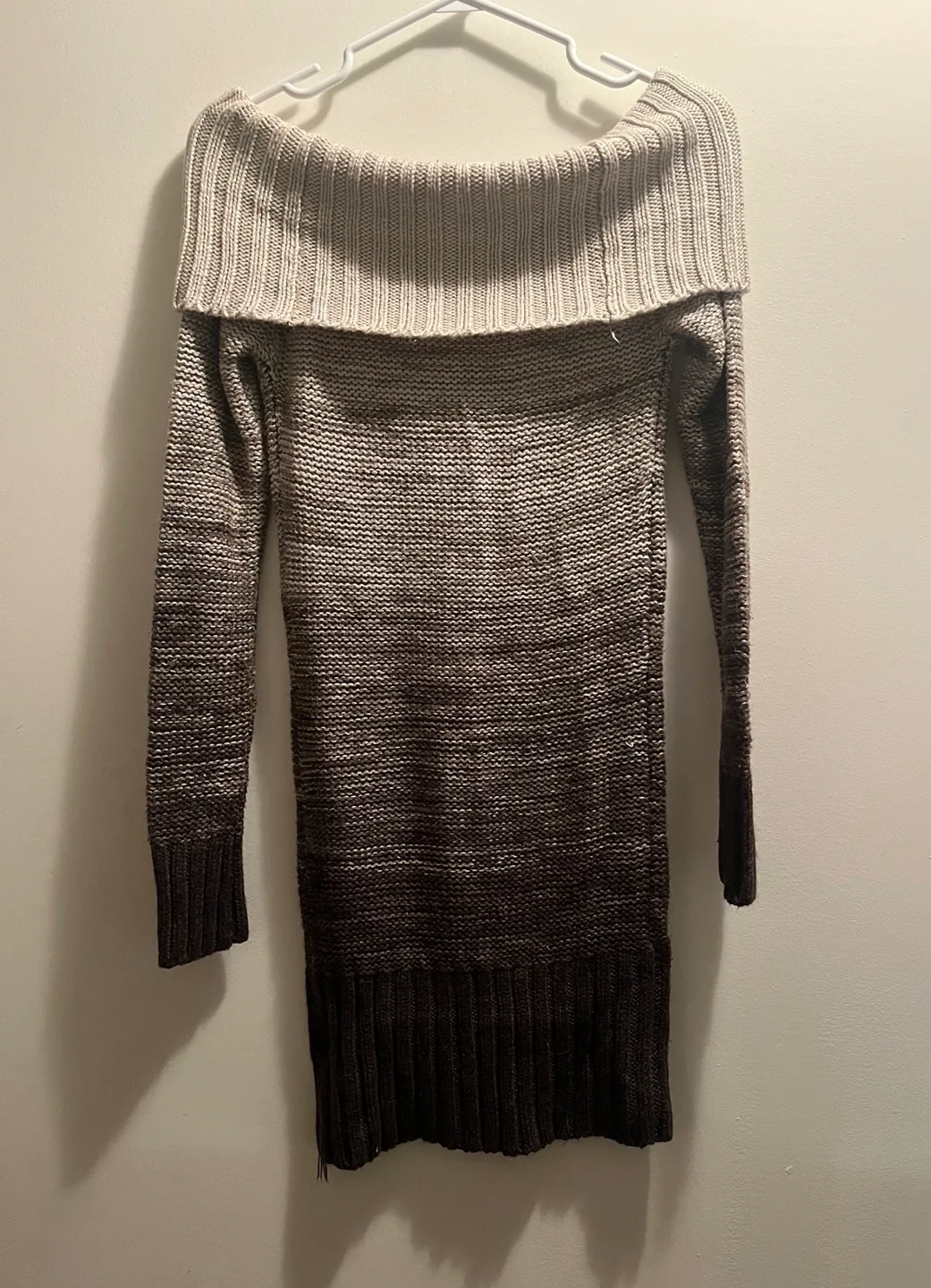 Le chateau off the shoulder sweater dress (gray/black) sz XXS image indicator(4)