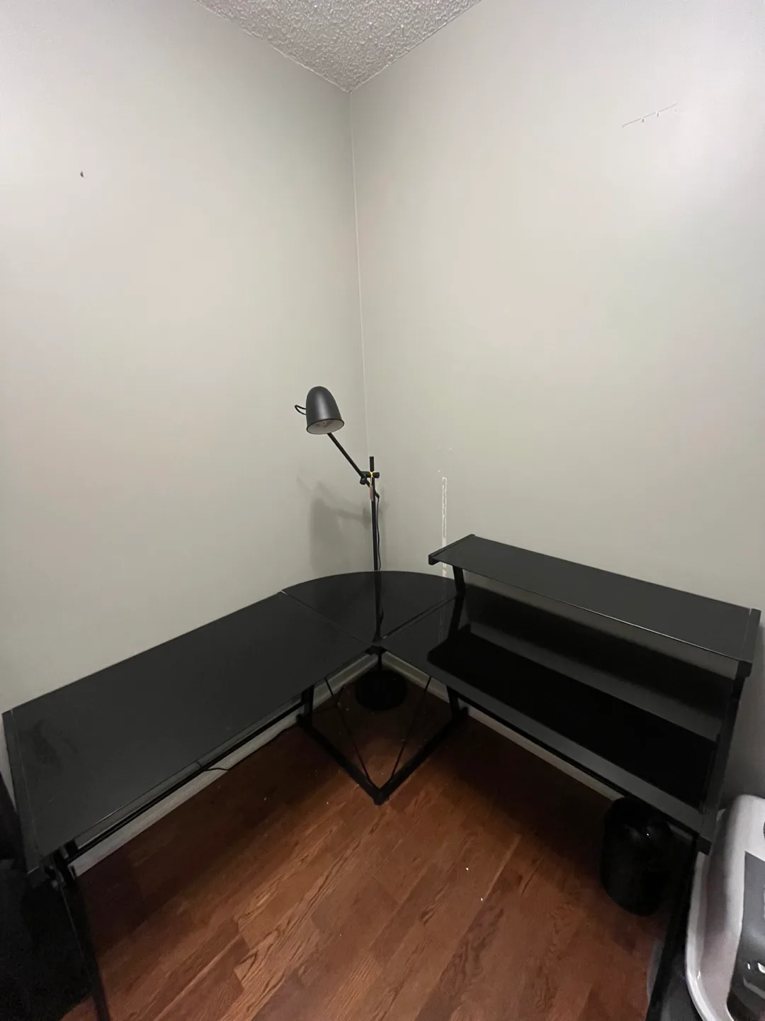 Black Glass L-Shaped corner desk thumbnail