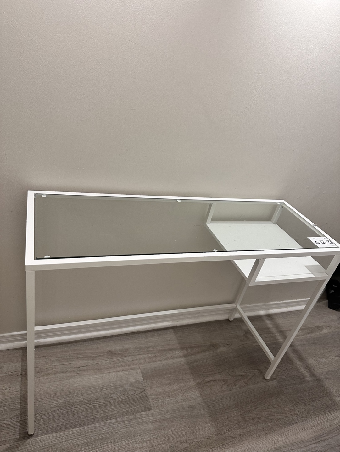 IKEA VITTSJÖ Glass White Table - photo 2