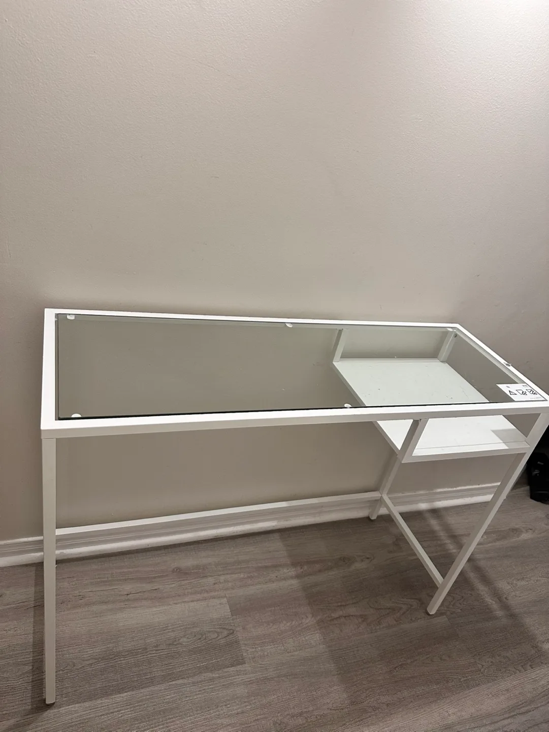 IKEA VITTSJÖ Glass White Table image indicator(2)