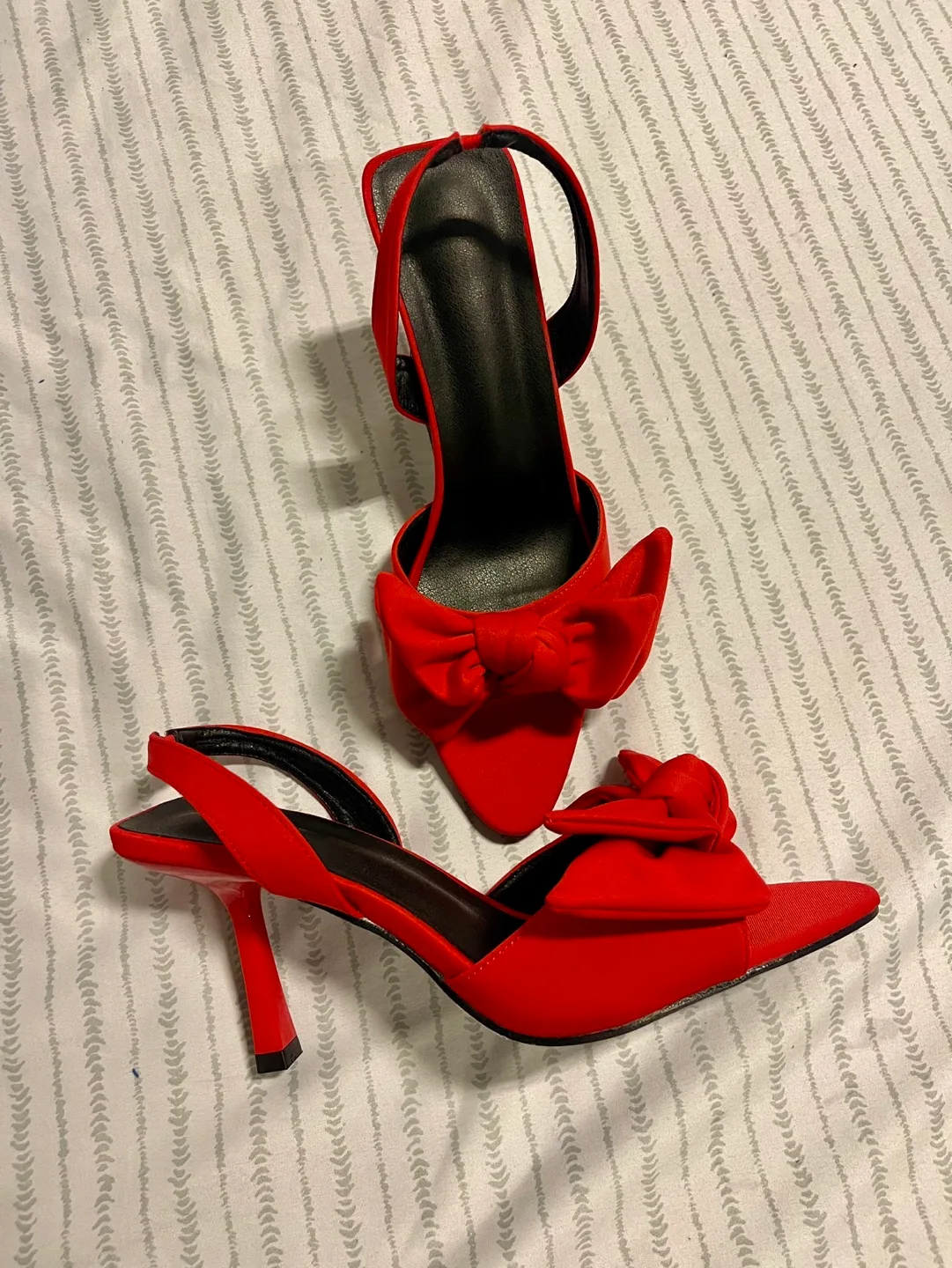 Red Bow Heels thumbnail