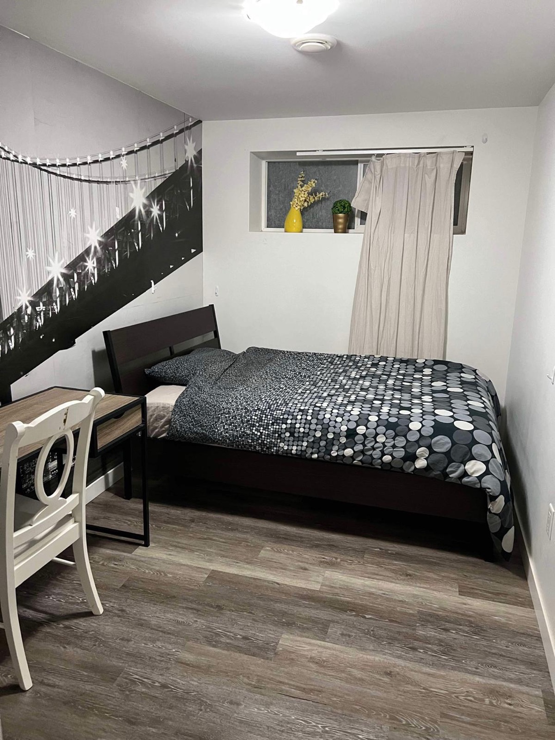 1 Bedroom Basement Available for Rent - photo 2