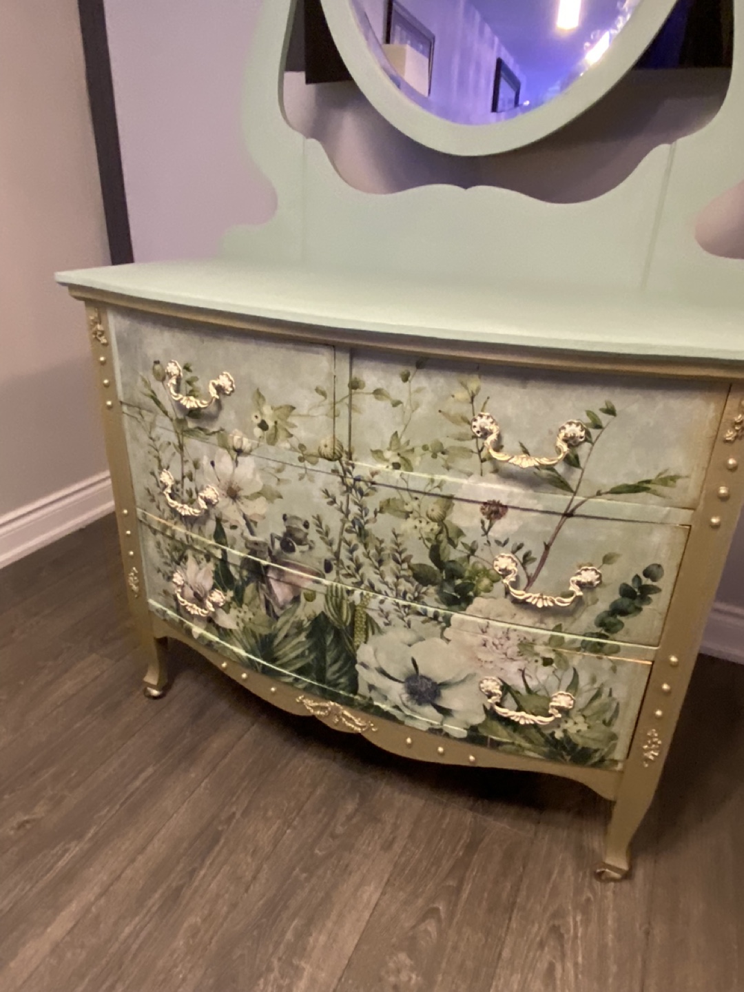 Vintage Vanity with Mirror