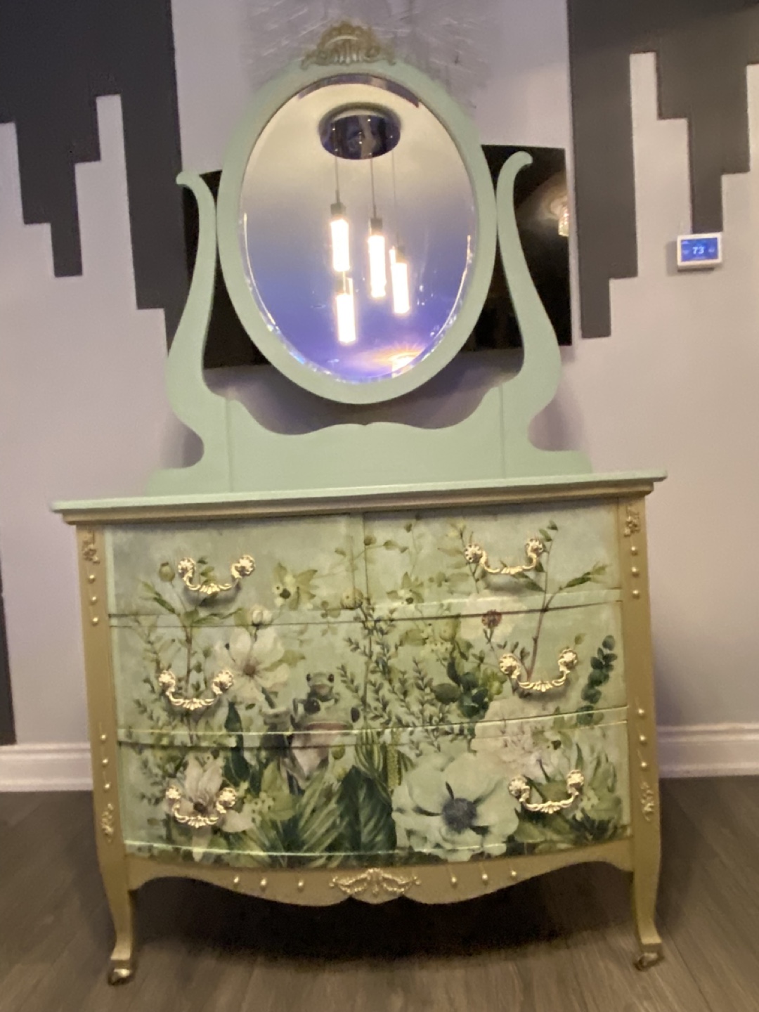Vintage Vanity with Mirror - photo 3