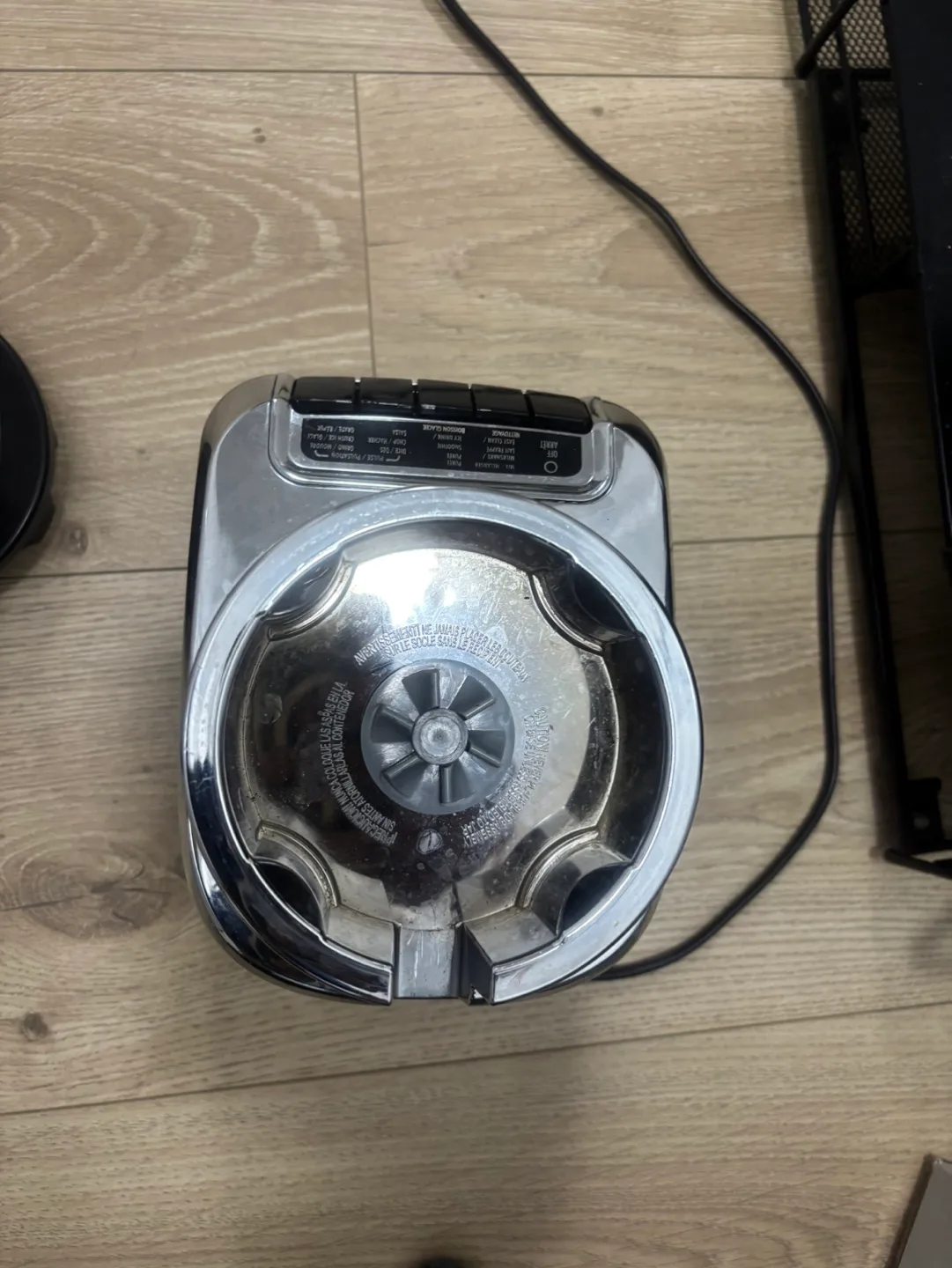 Hamilton Beach Blender and Keurig Coffee Machine image indicator(7)