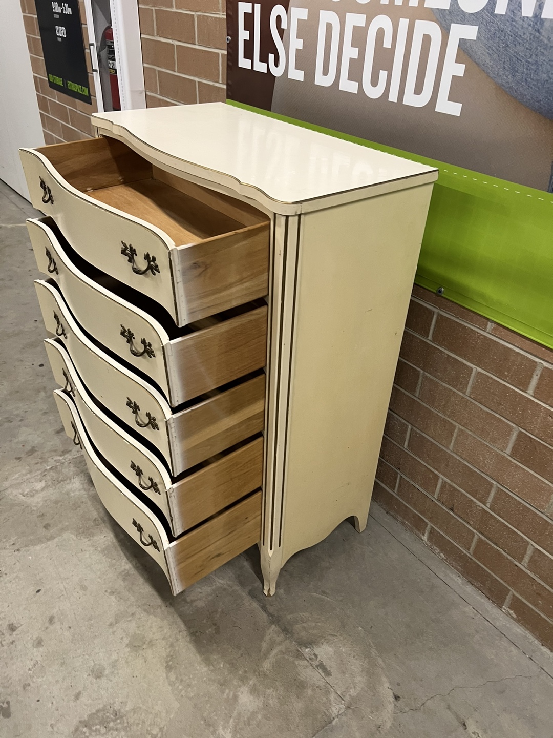 Vintage Dresser & Nightstand Set - photo 2