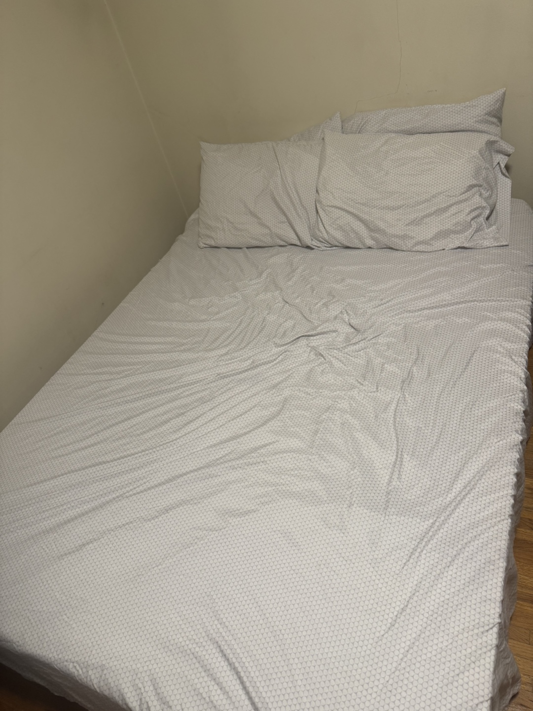 Queen Size Mattress Bed Frame - photo 3