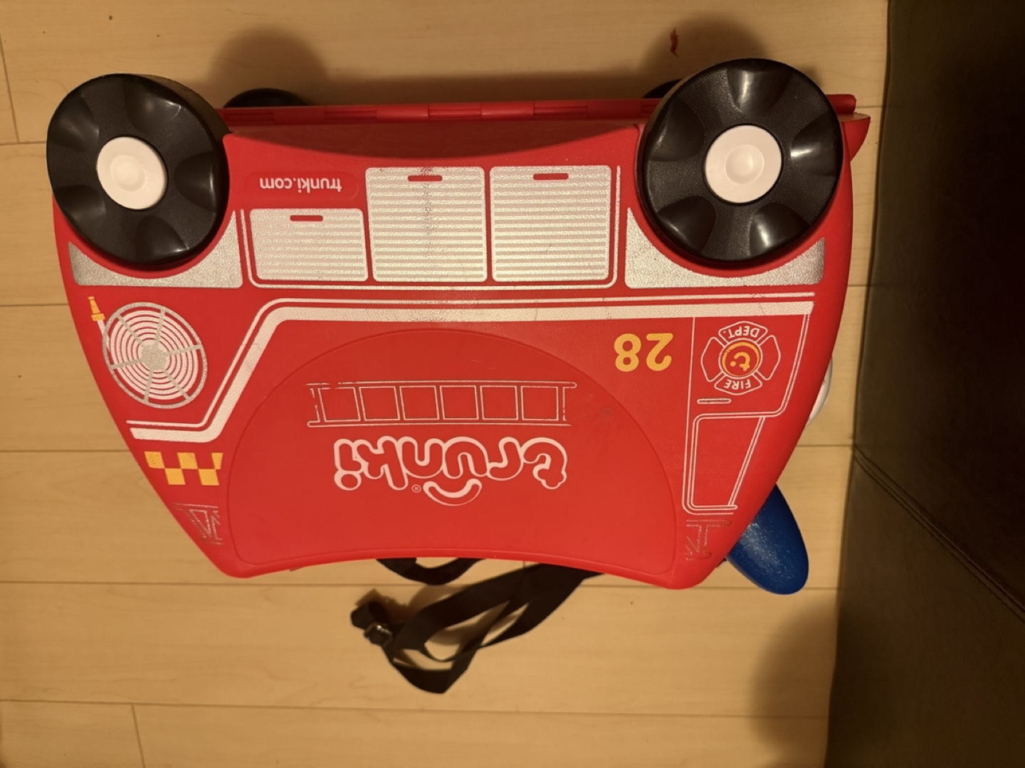 Trunki Fire Engine Suitcase - photo 2