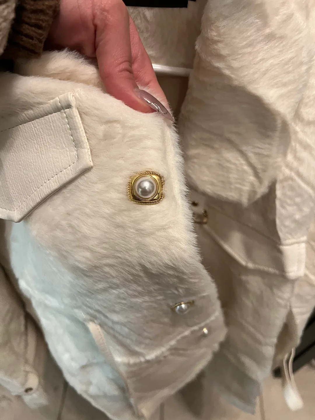 ⭐️🫧 New White Faux Fur Jacket image indicator(2)