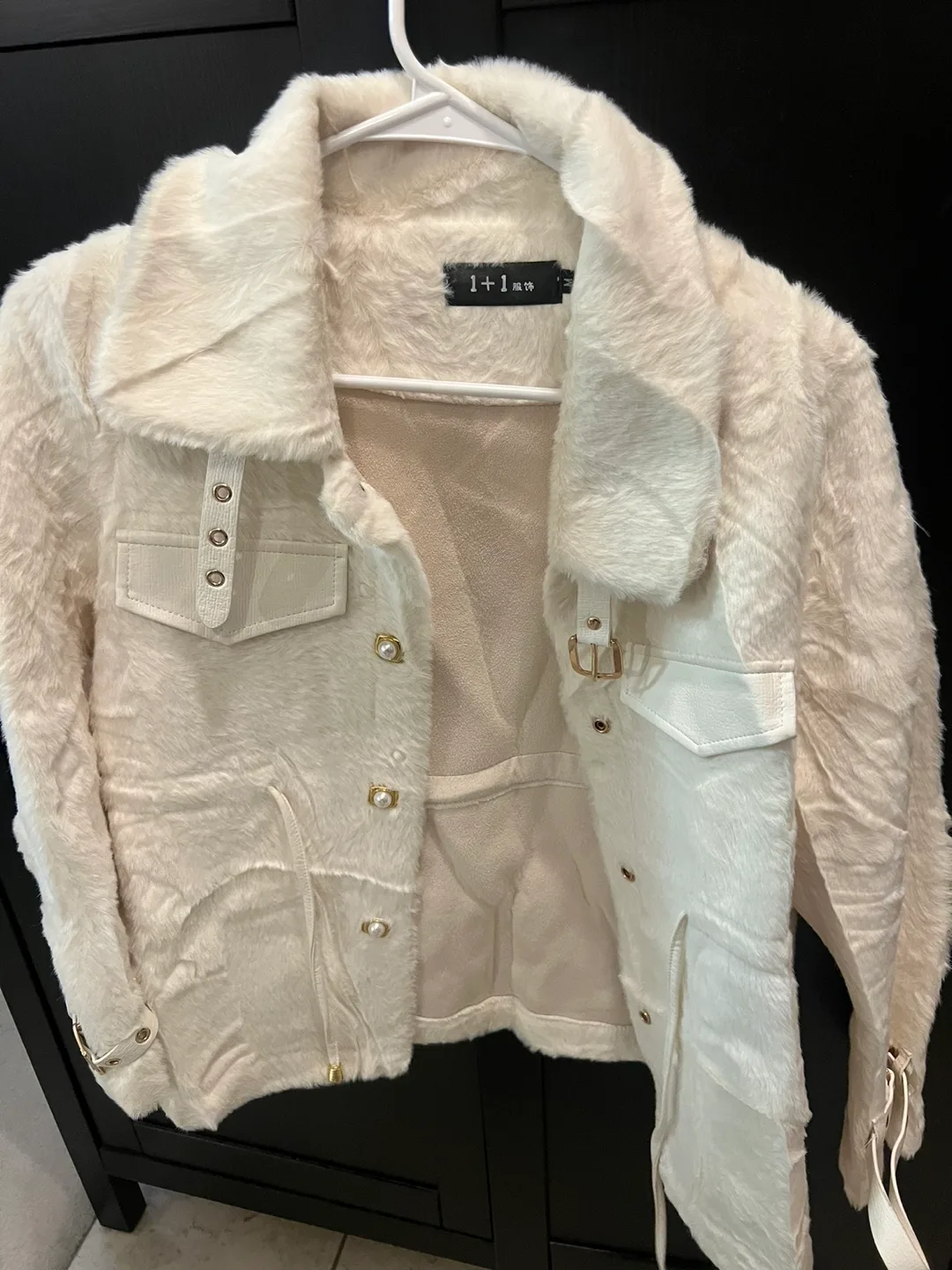 ⭐️🫧 New White Faux Fur Jacket thumbnail