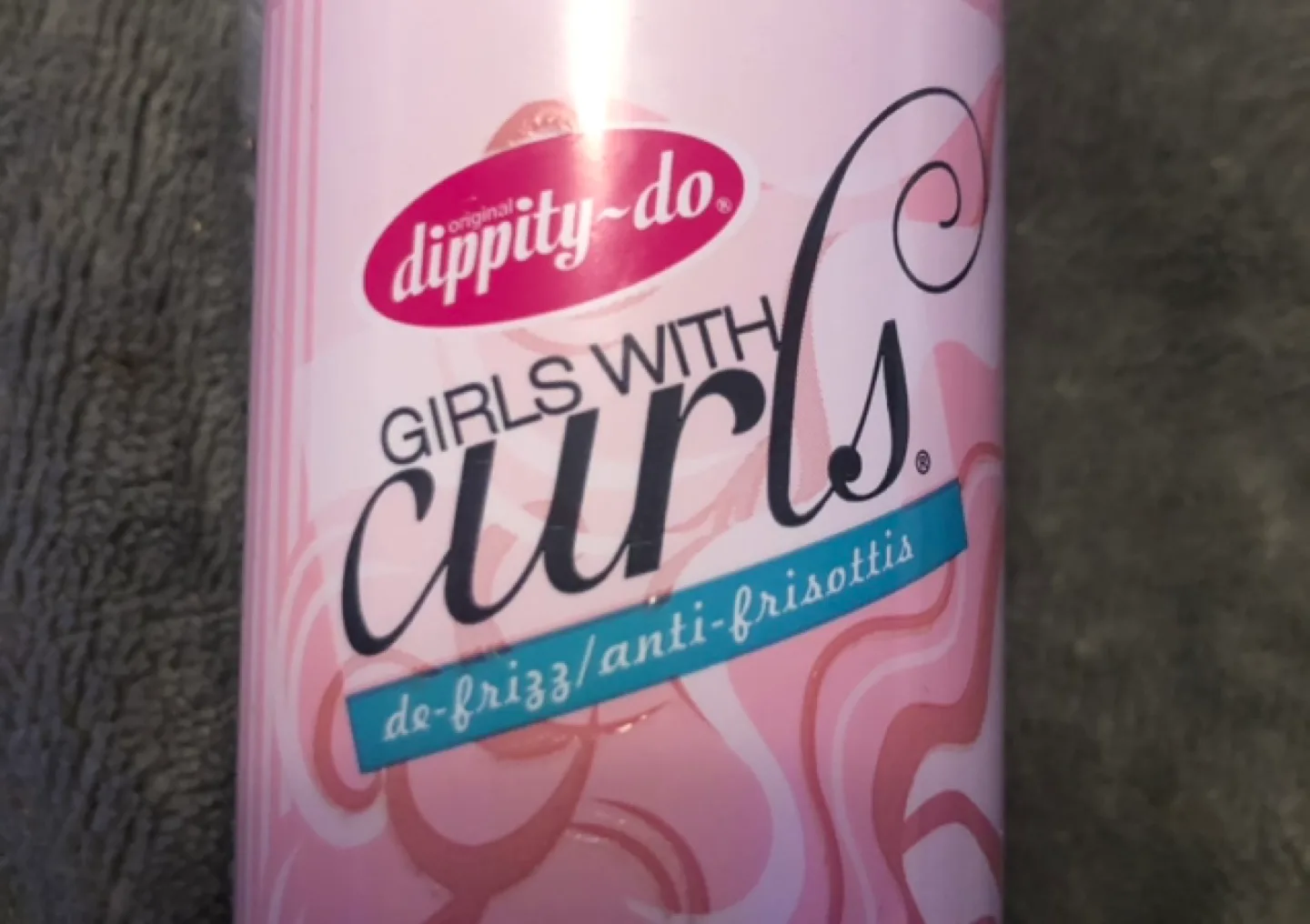 Batiste Dry Shampoo and Dippity-Do Girls With Curls Spray image indicator(5)
