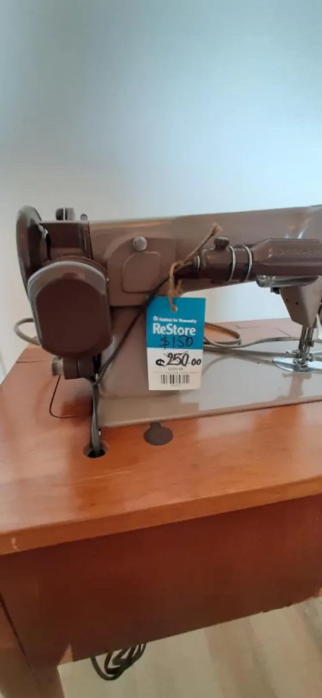 Vintage Sewing Machine with stool image indicator(6)